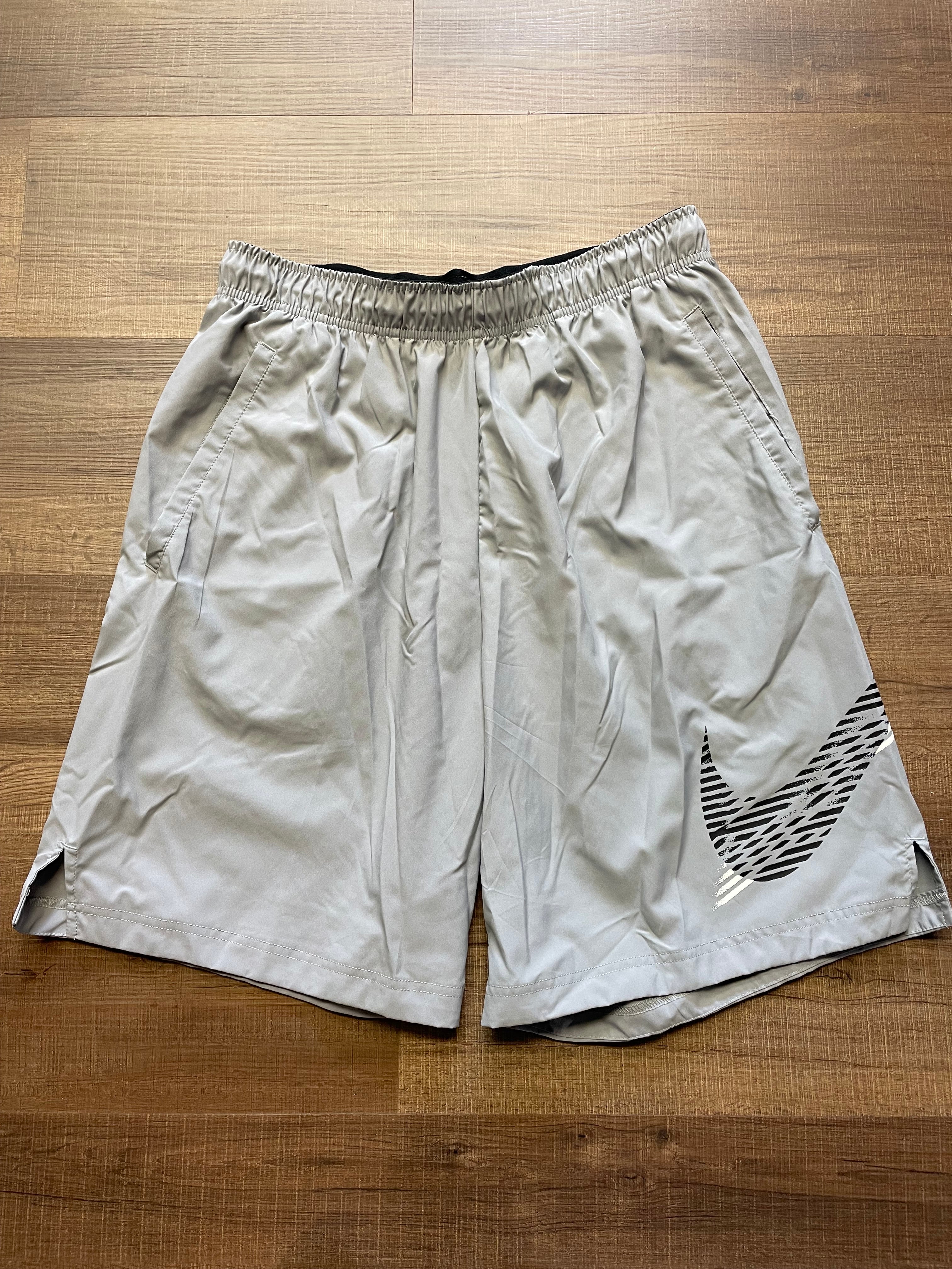 Nike Dri-FIT Men's Shorts (L)