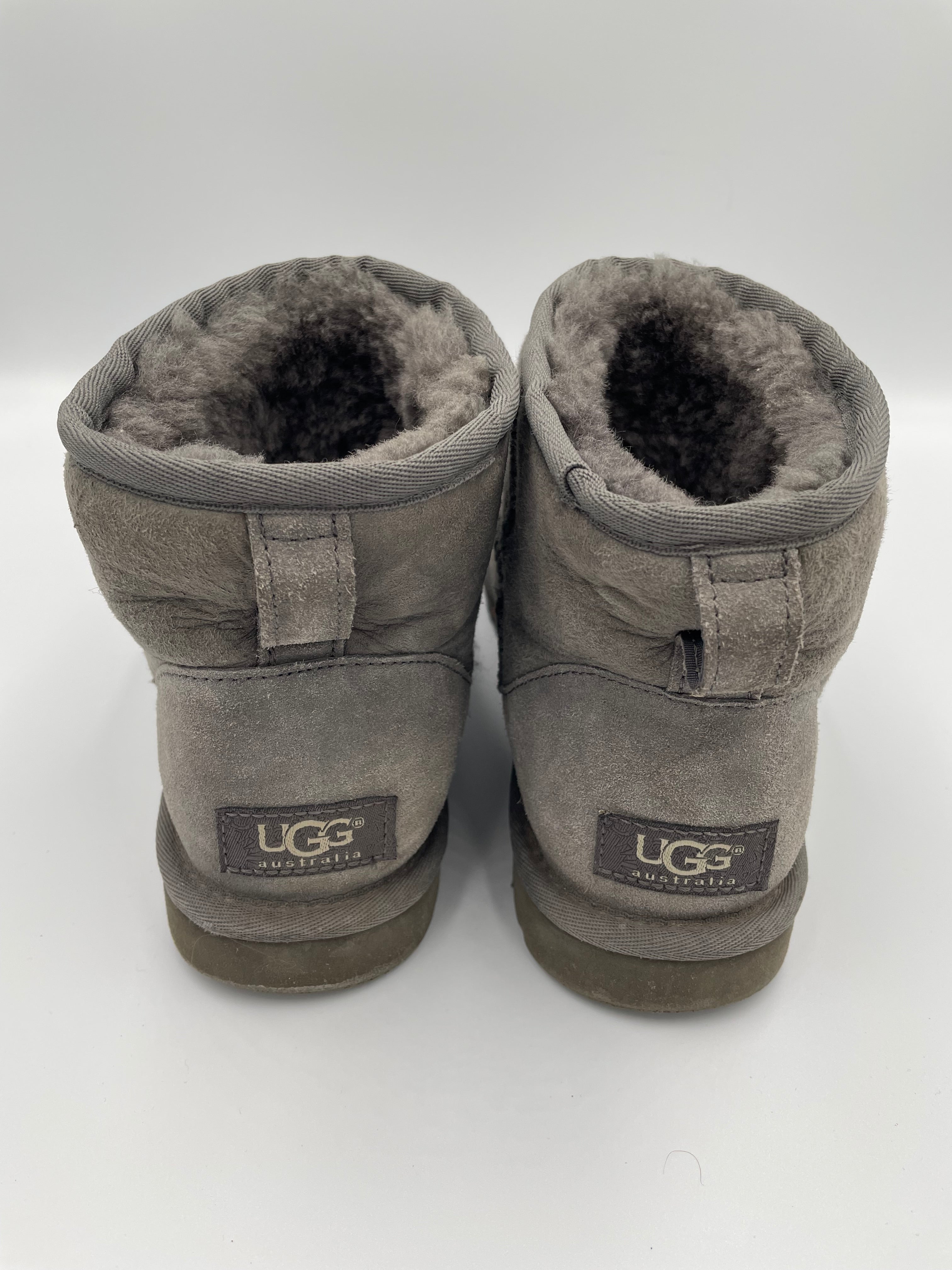 UGG Australia Classic Women's Mini Boots (6) - BinxBerry Consignment