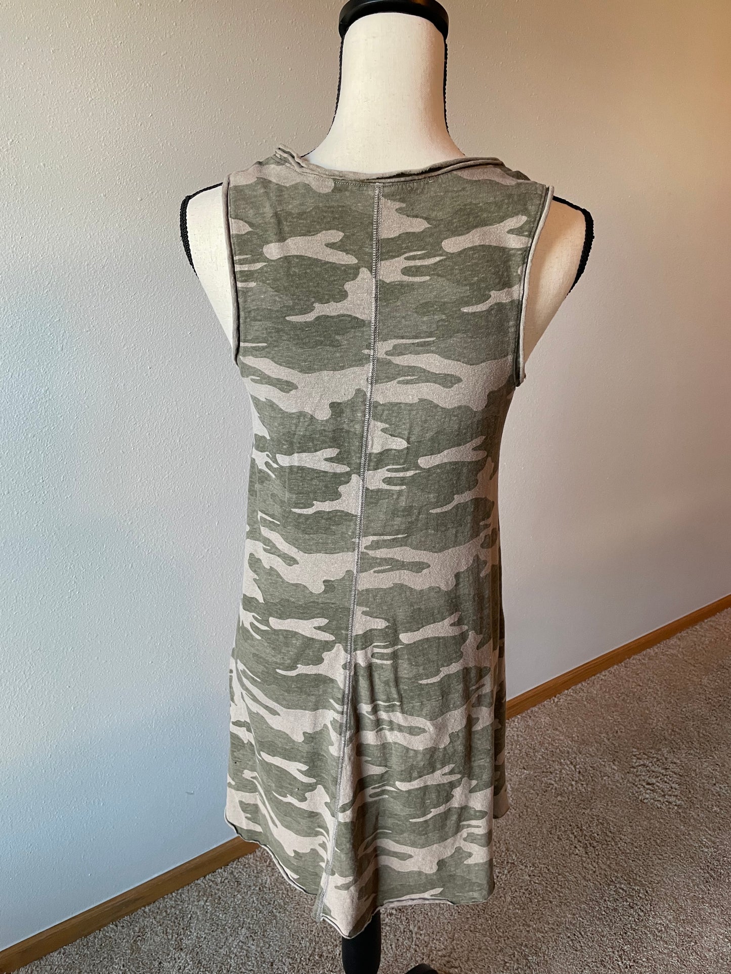Universal Thread Camo Sleeveless Knit Dress (XS)