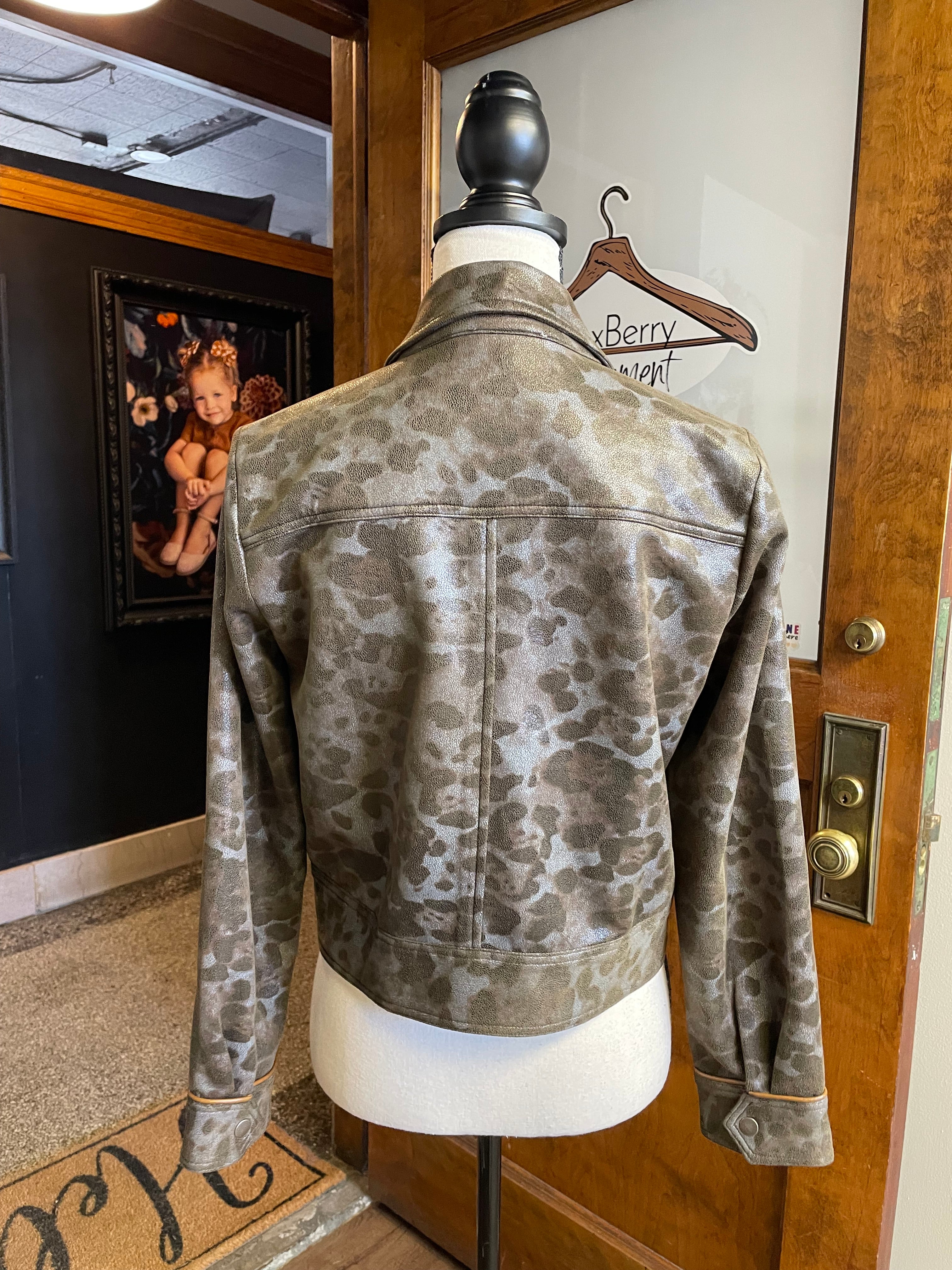 Mystree Faux Snakeskin Cropped Women's Jacket (S) - BinxBerry Consignment