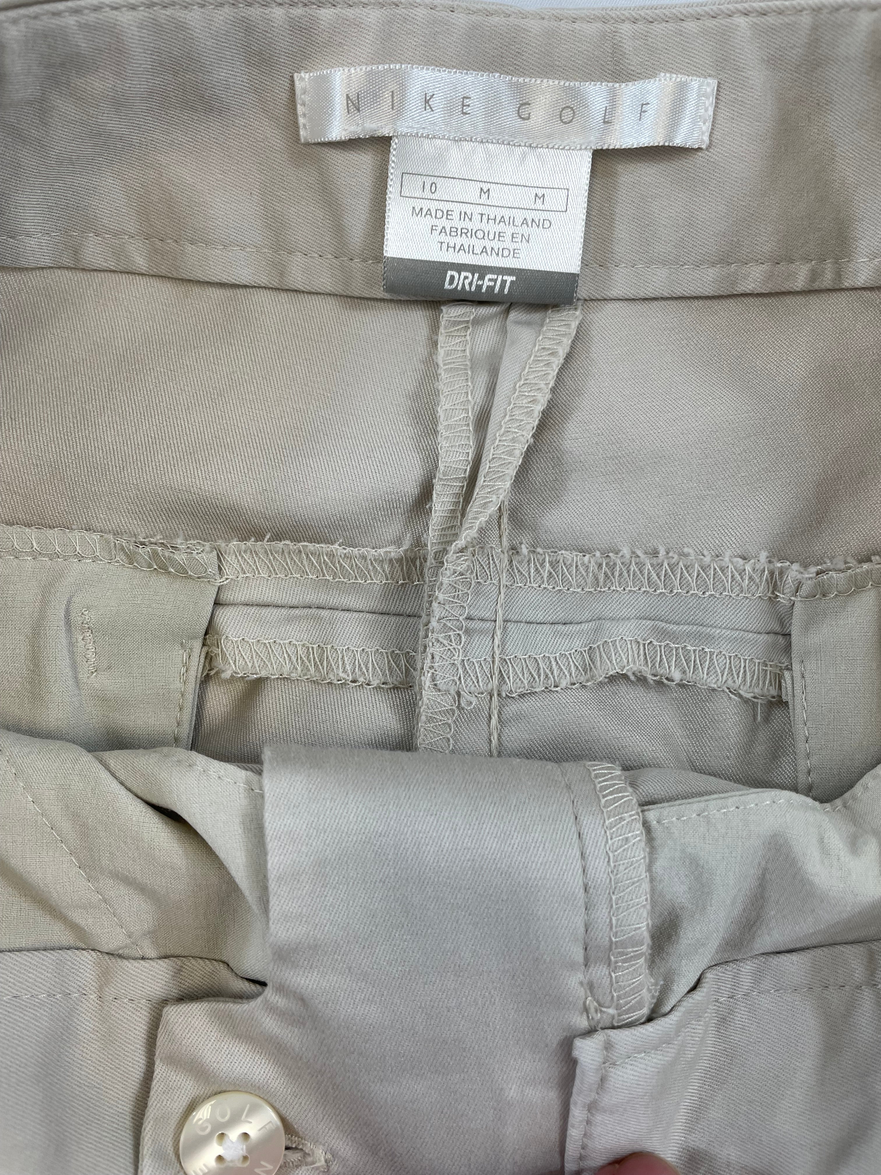 Nike Golf Women's DRI-Fit Khaki Shorts (M) - BinxBerry Consignment