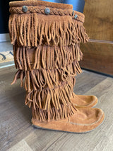 Minnetonka Women's 5 Layer Suede Fringe Western Boots (9) - BinxBerry Consignment