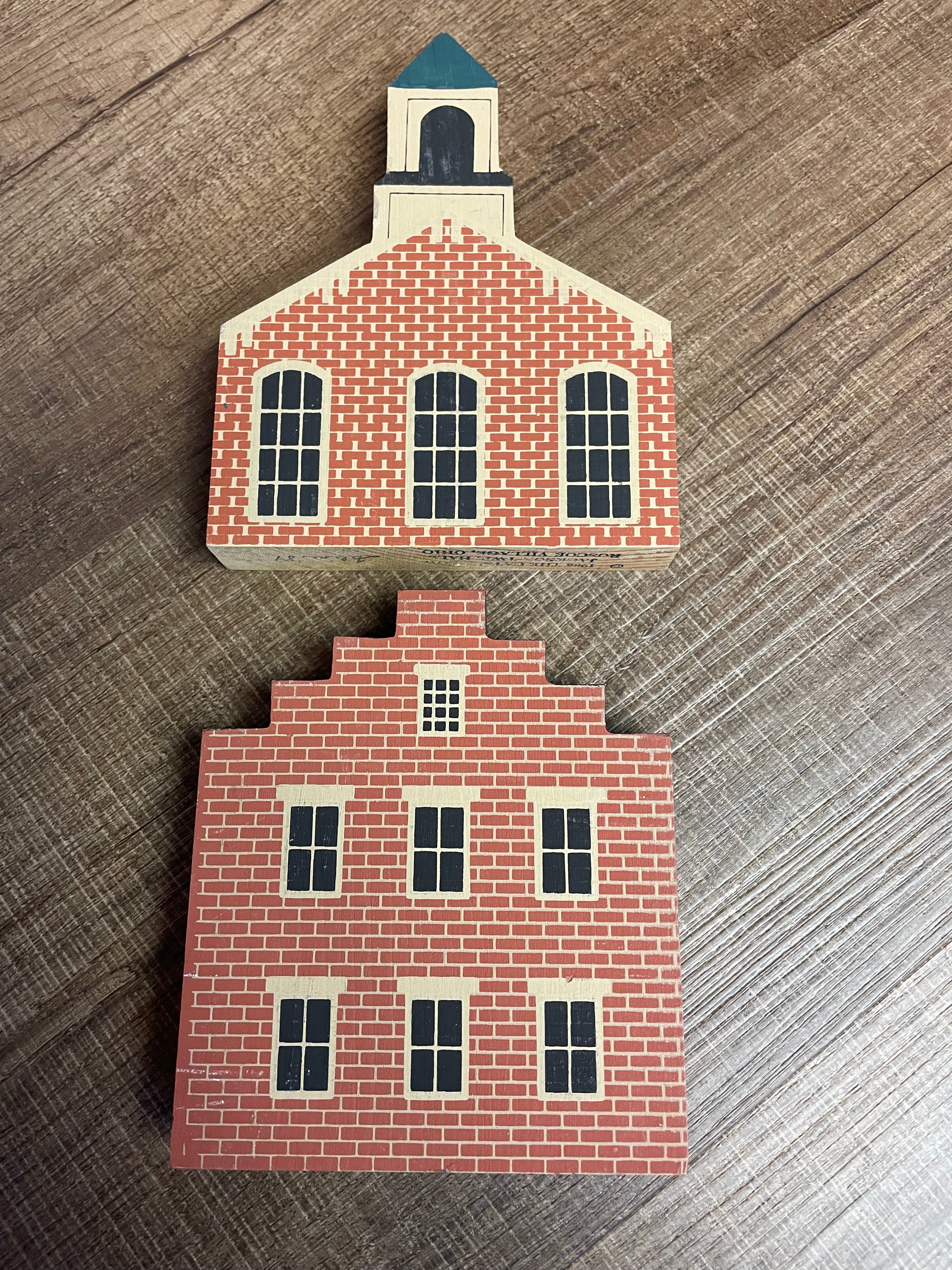 The Cat's Meow Roscoe Village Series (Lot of 2)