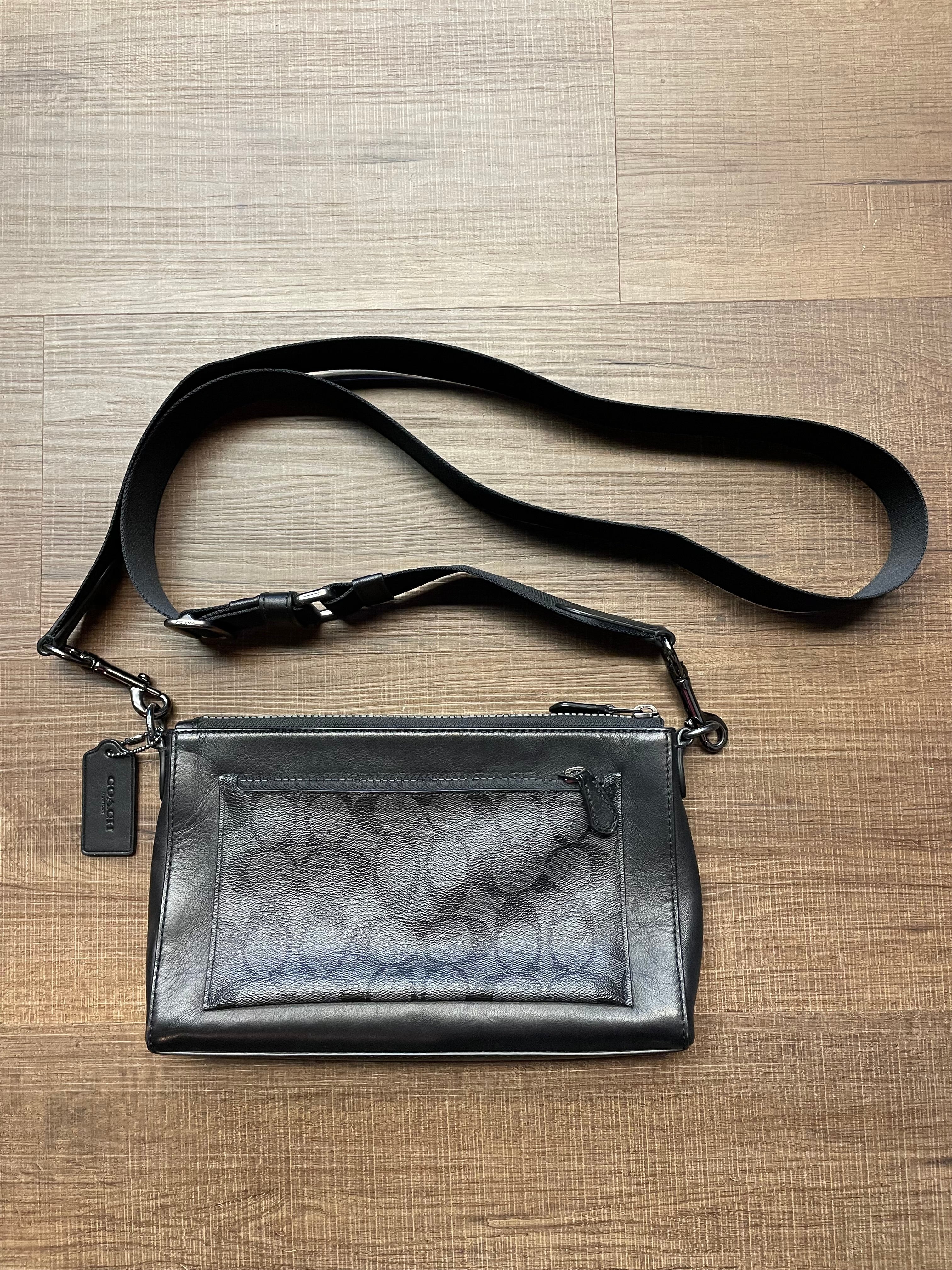 Coach Outlet Holden Crossbody In Signature
