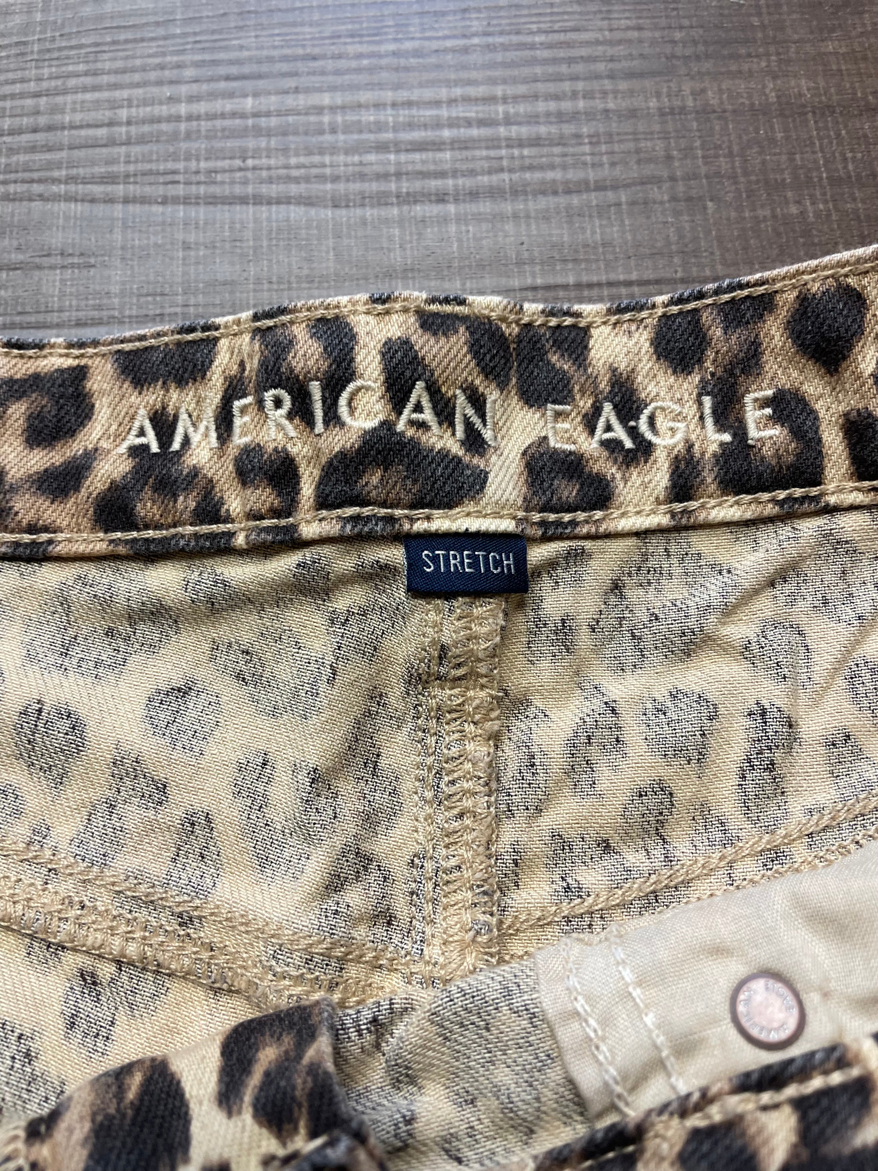 American Eagle Stretch Leopard Print Women's Bermuda Jean Shorts (6) - BinxBerry Consignment