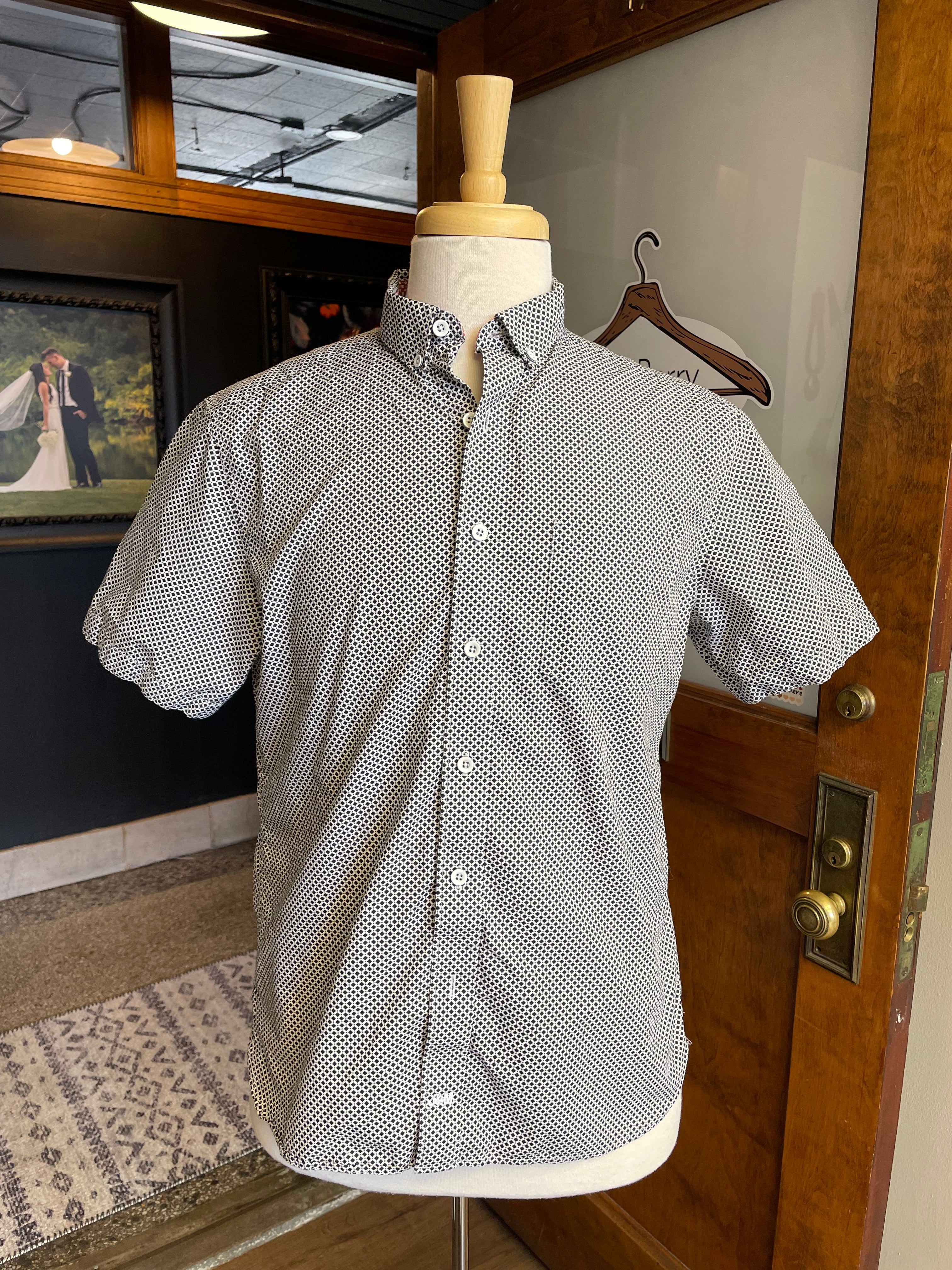 Johnston & Murphy Men's Short Sleeved Button Down (M)