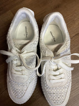 Universal Thread Sneakers (9.5)