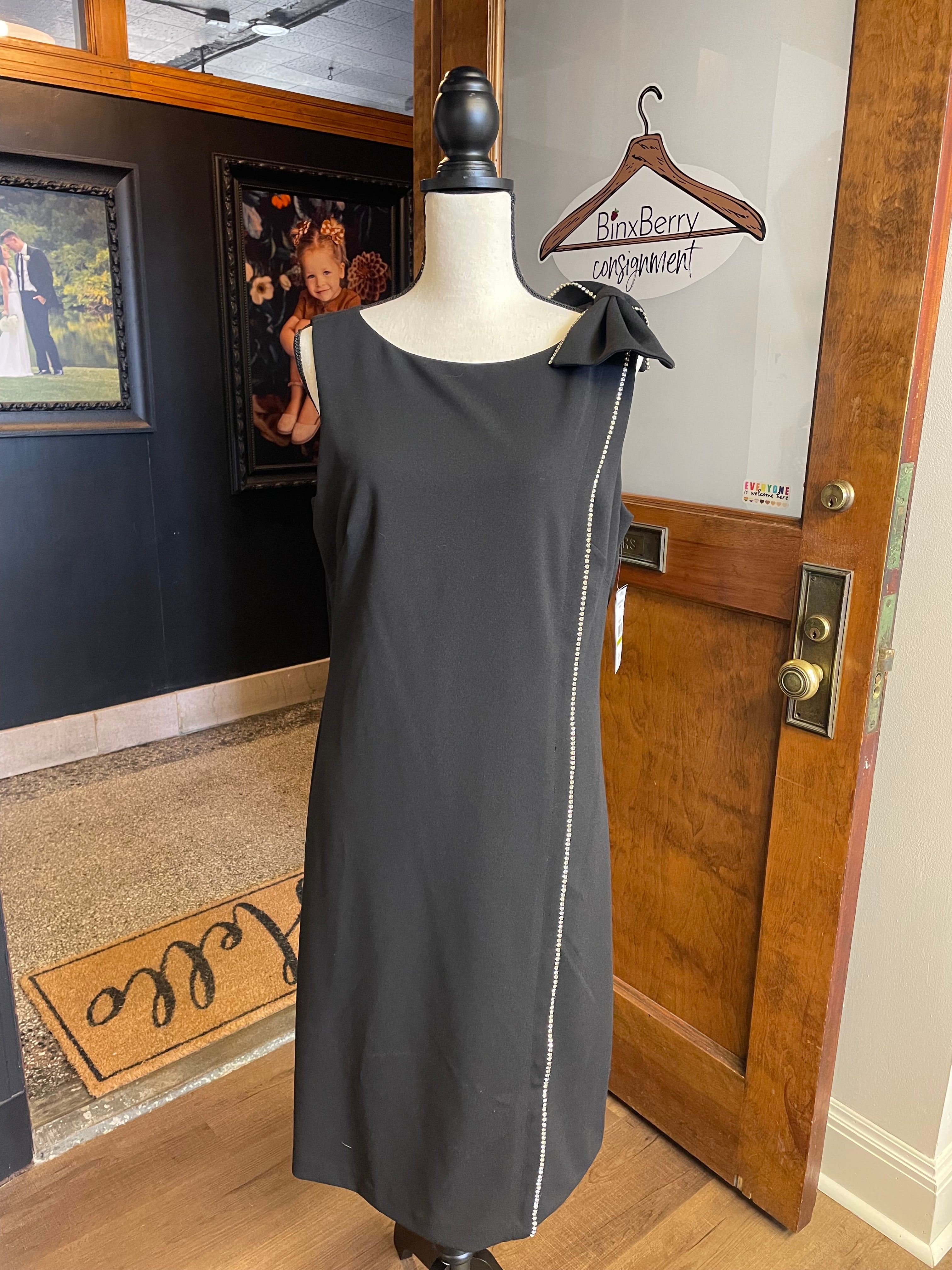 Jessica Howard Missy Solid Sheath Dress with Studded Shoulder Bow (14)