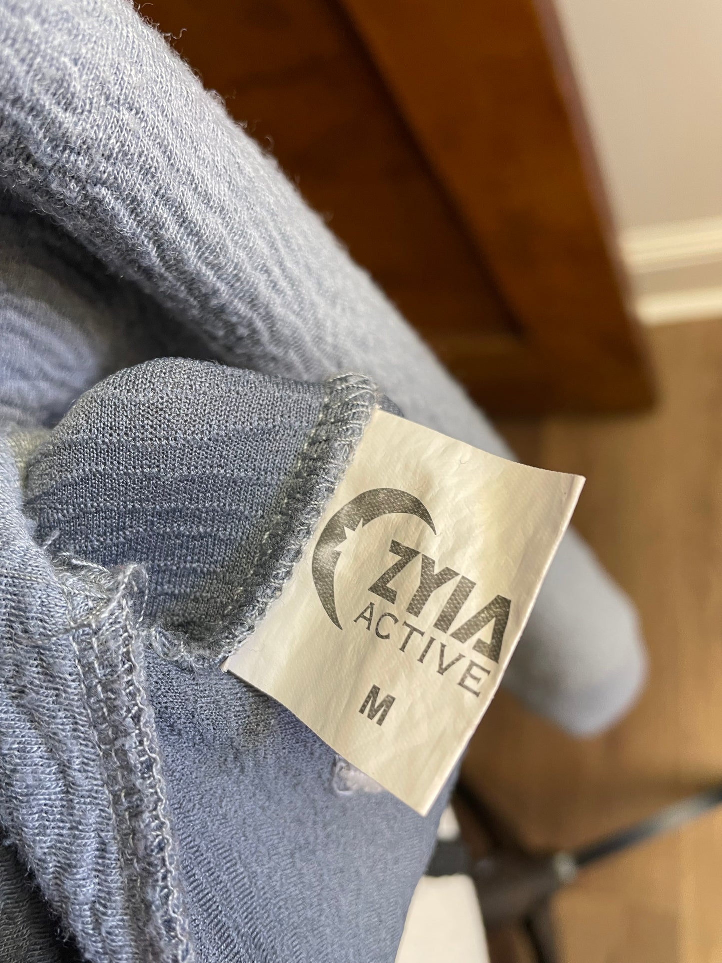 Zyia Hoodie (M)