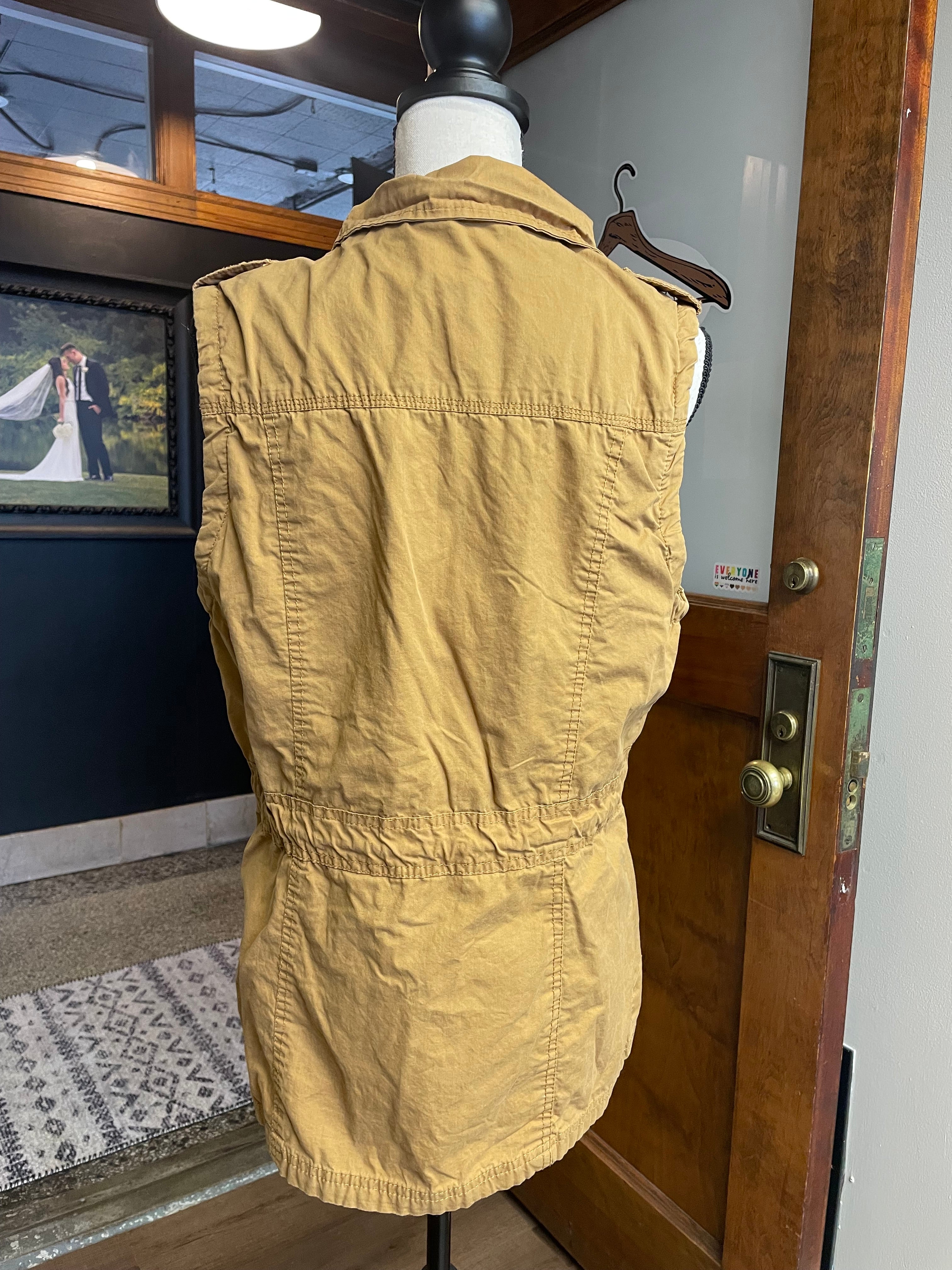 Snobbish Cargo Vest (XL)