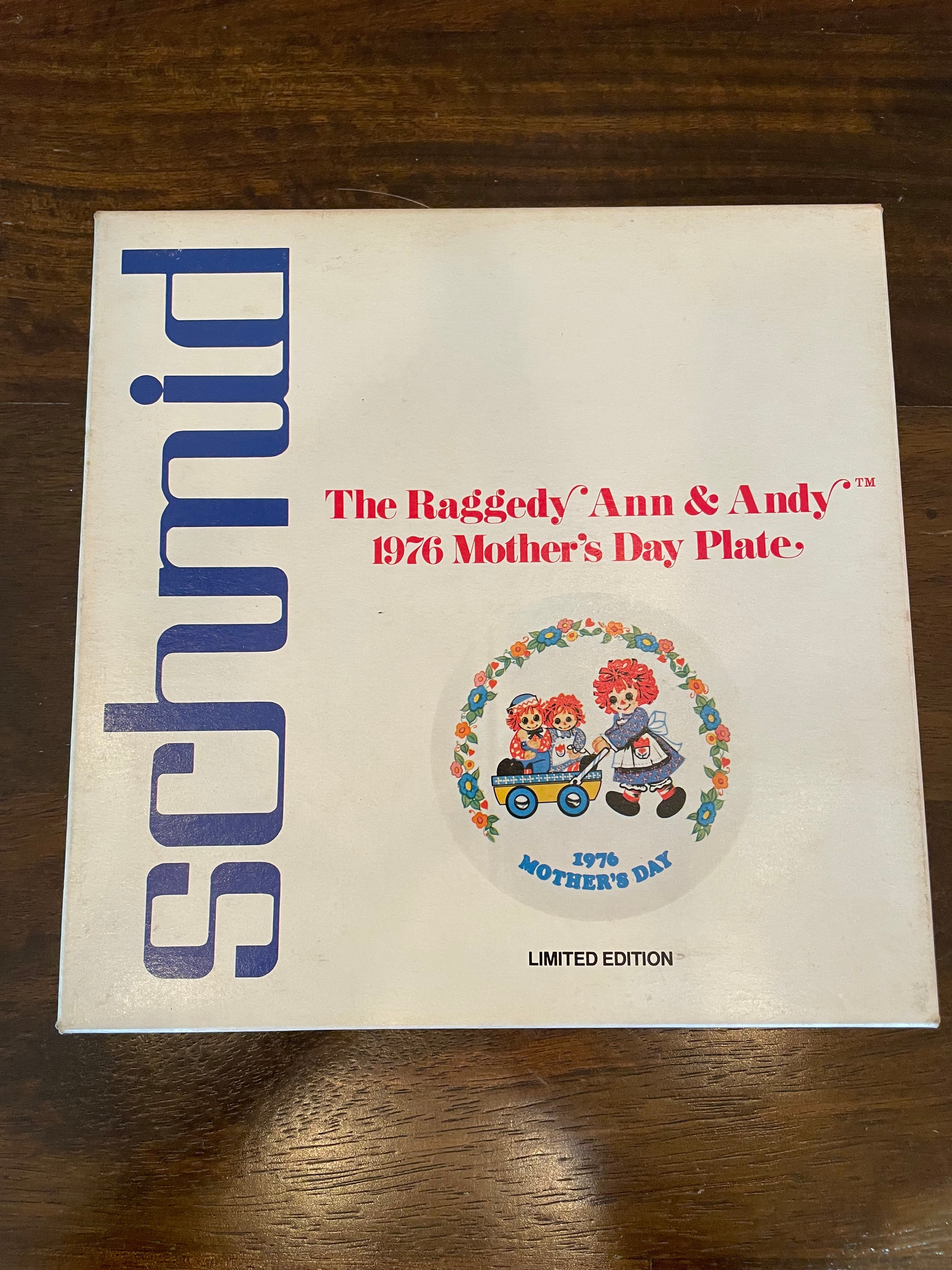 The Schmid Collection Raggedy Ann & Andy Mother's Day 1976 Collectible Plate