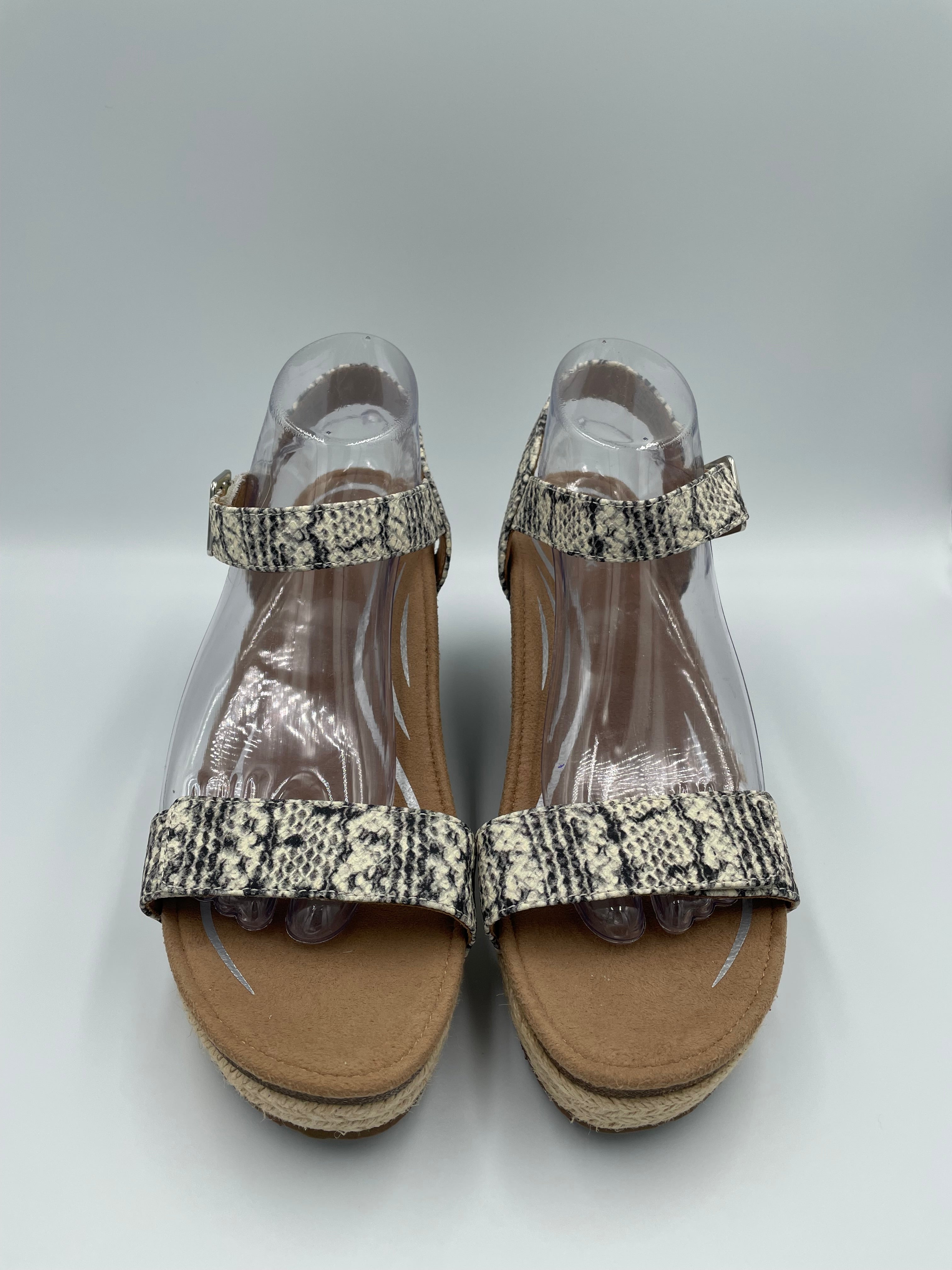 Aetrex Sydney Snake Quarter Strap Women's Wedge (10) - BinxBerry Consignment