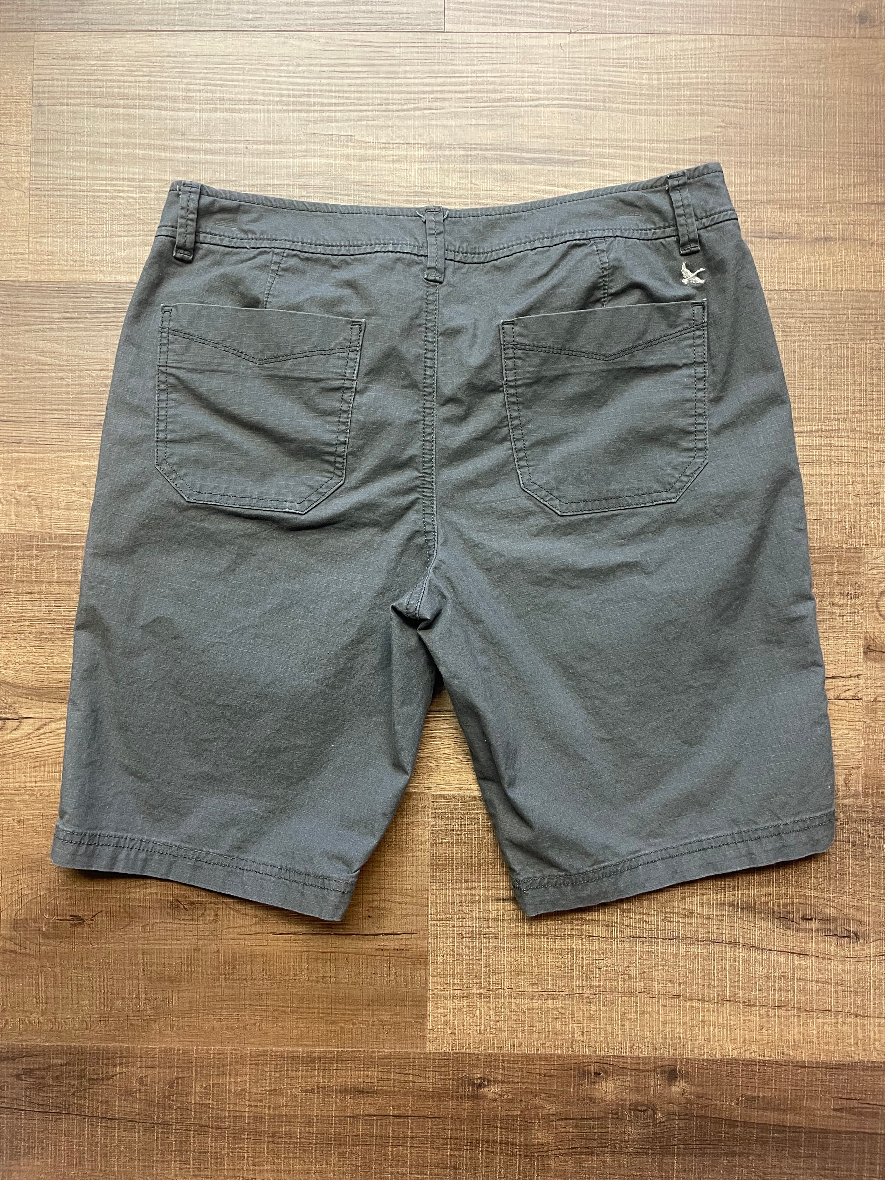 Eddie Bauer Slightly Curvy Women's Shorts (8)