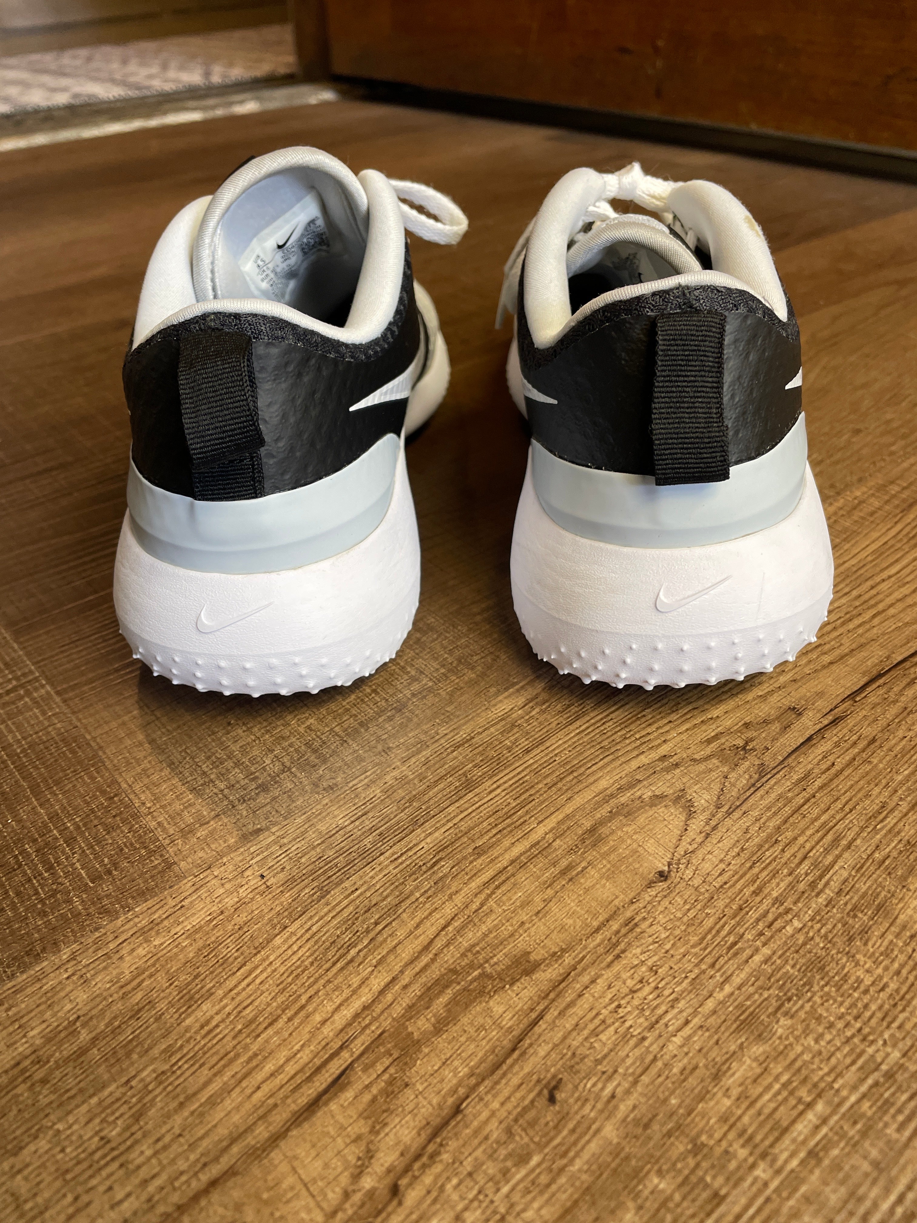Nike Roshe G Golf Women's Spikeless Golf Shoes (8.5)