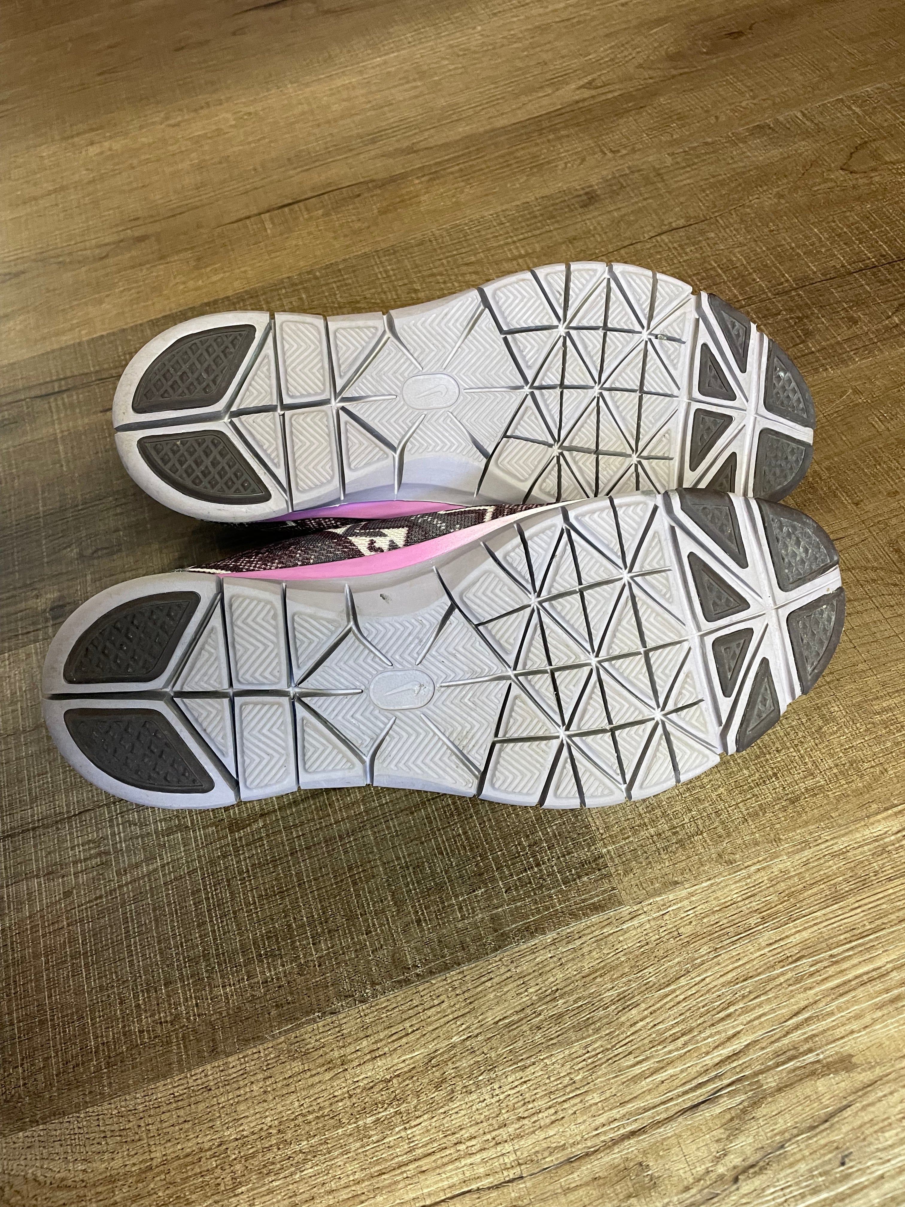 Nike Women's Free 5.0 TR Fit 4 Running Shoes (8.5)