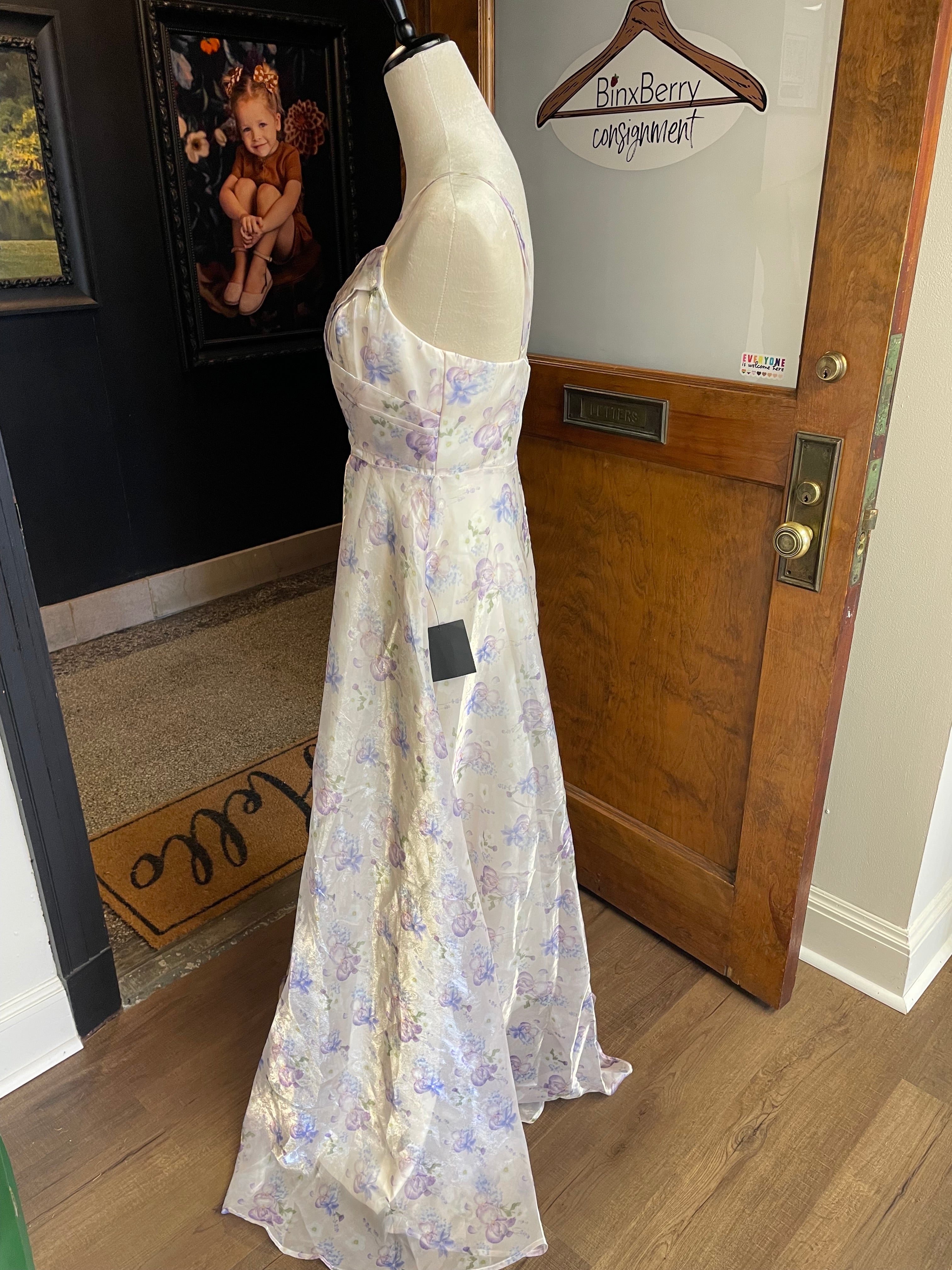 Lulus NWT Satin Spaghetti Strap Maxi Dress (M) - BinxBerry Consignment