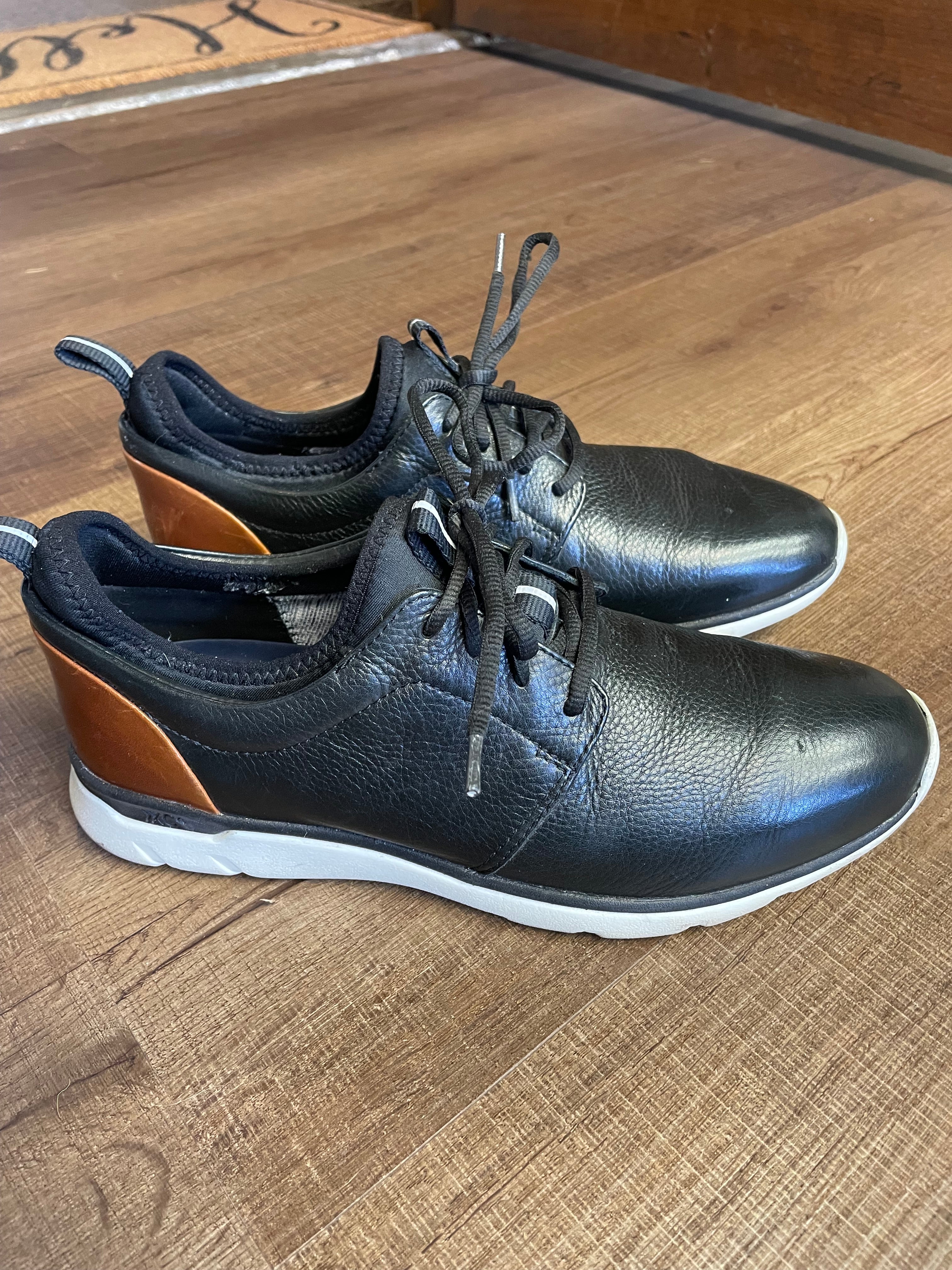 Johnston & Murphy Men's Sheepskin Sneakers