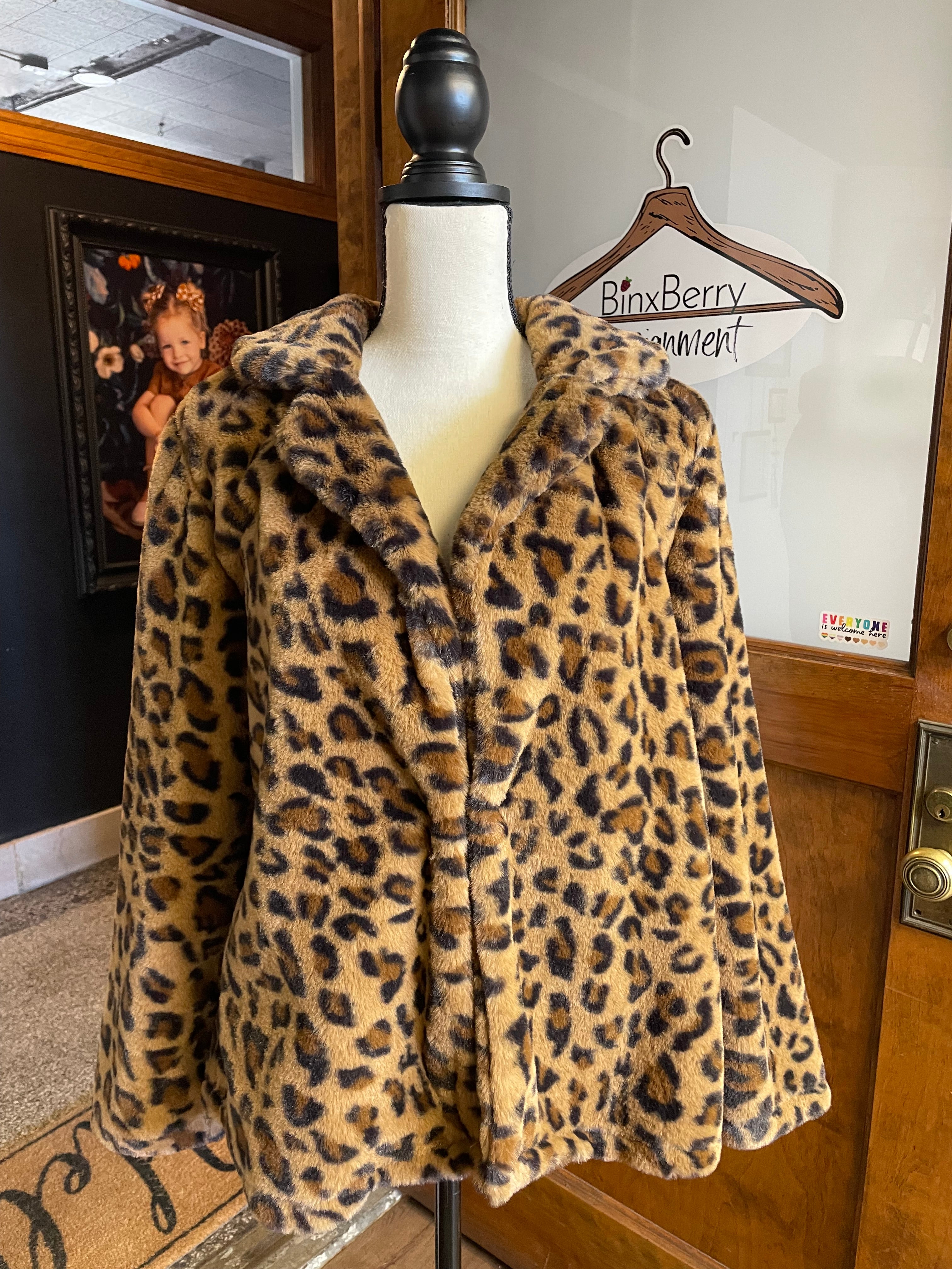 Melissa Paige Leopard Print Faux Fur Cardigan (M)