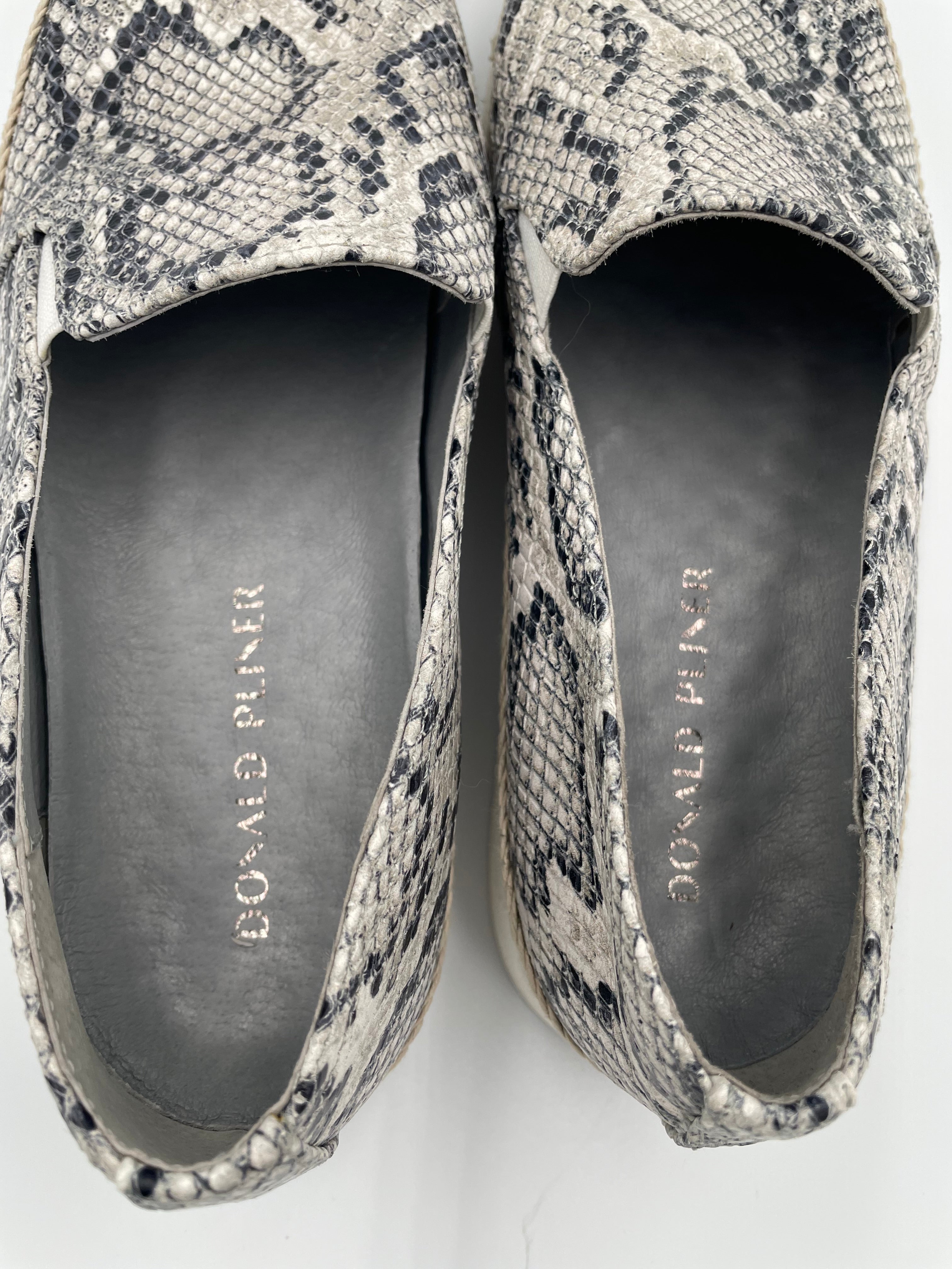Donald Pliner Women's Snakeskin Loafer (10)