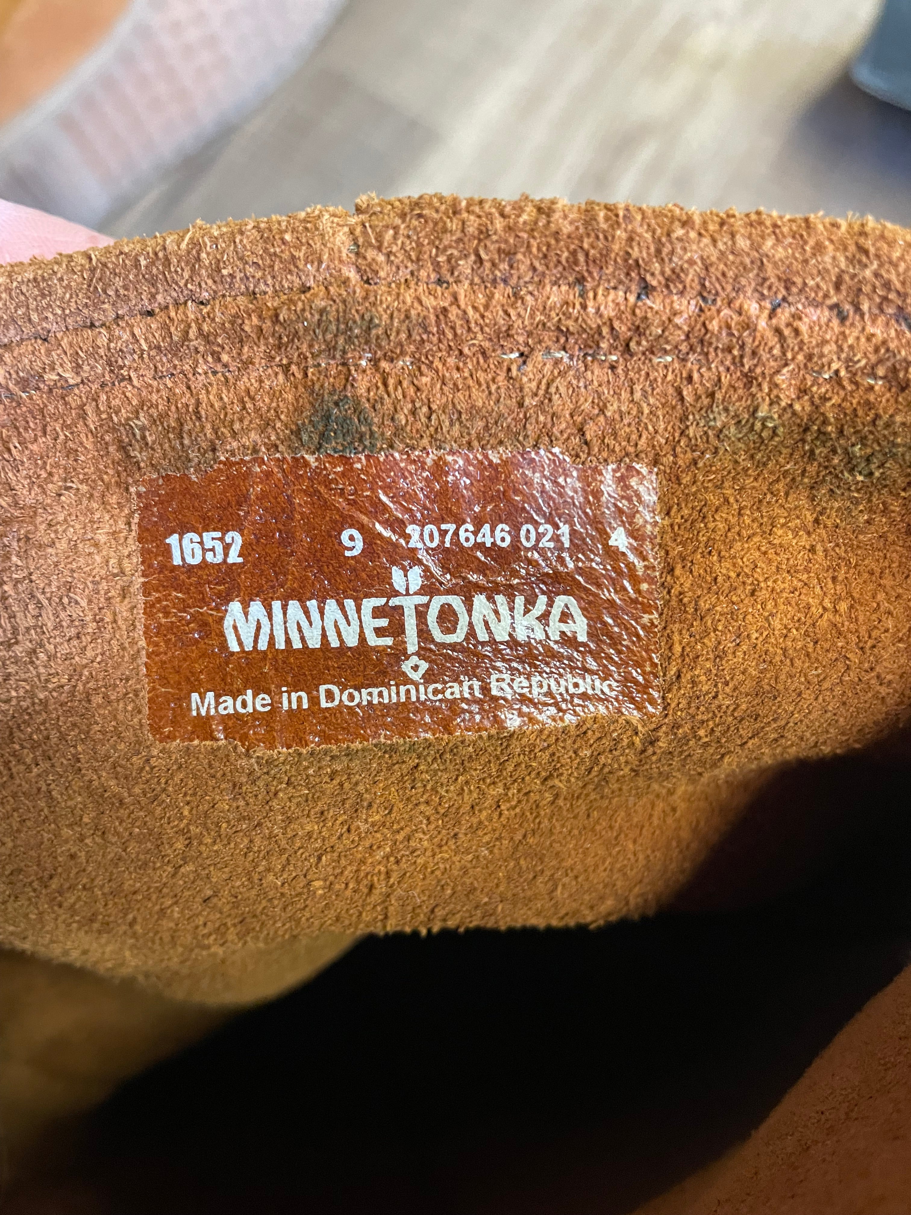 Minnetonka Women's 5 Layer Suede Fringe Western Boots (9) - BinxBerry Consignment