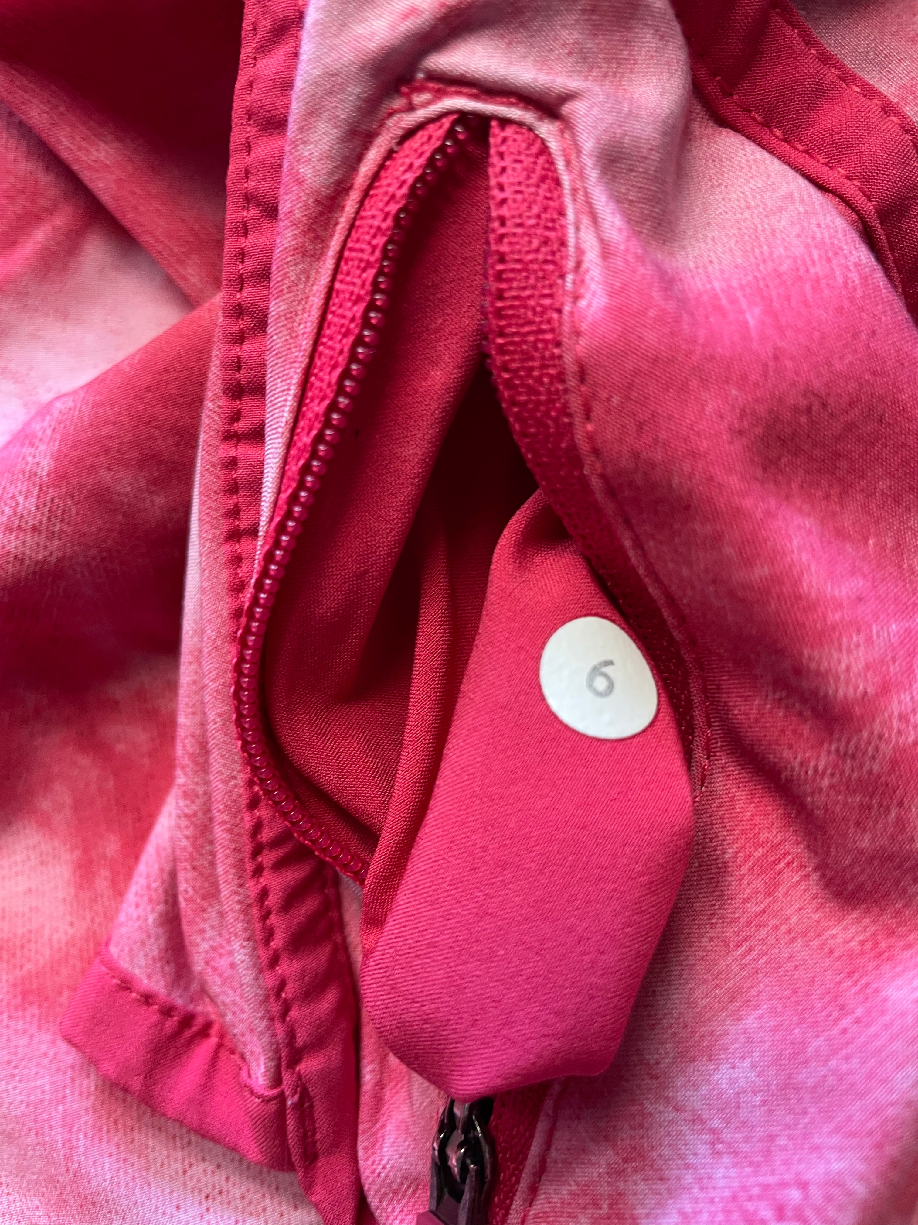 Lululemon Women's Tracker Short IV Pink Tie-Dye Shorts (6)