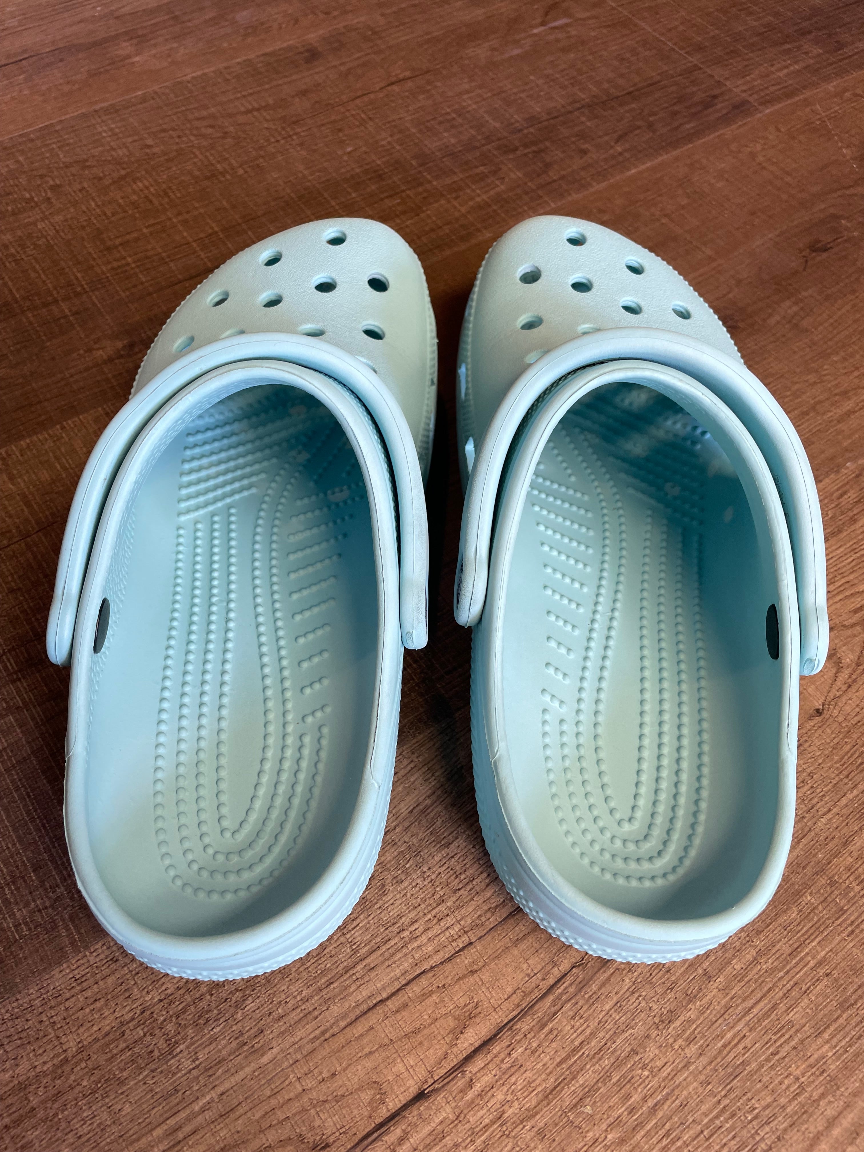 Classic Women's Crocs in Seafoam (6) - BinxBerry Consignment