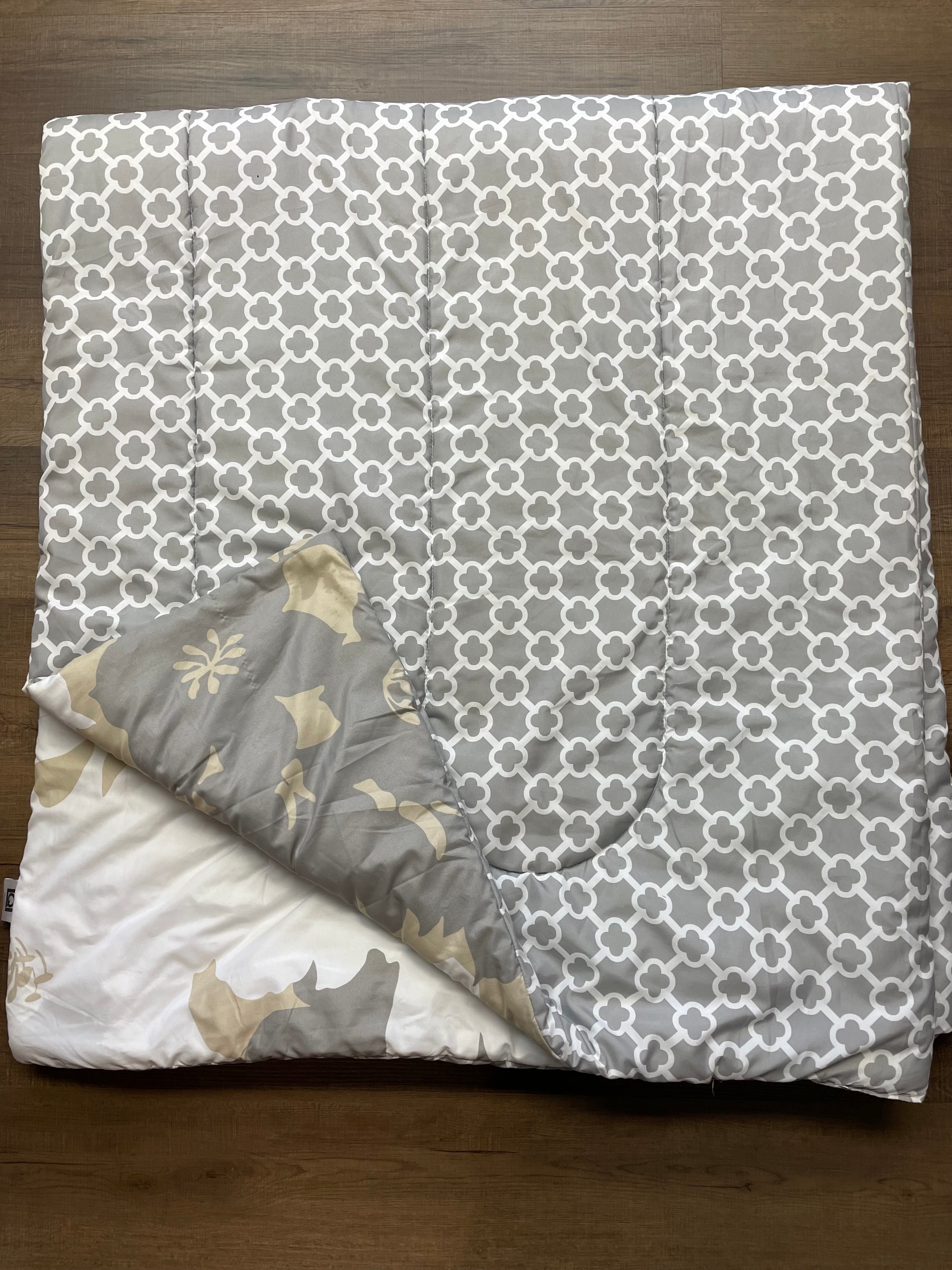 Living Quarters Full Sized Reversible Comforter