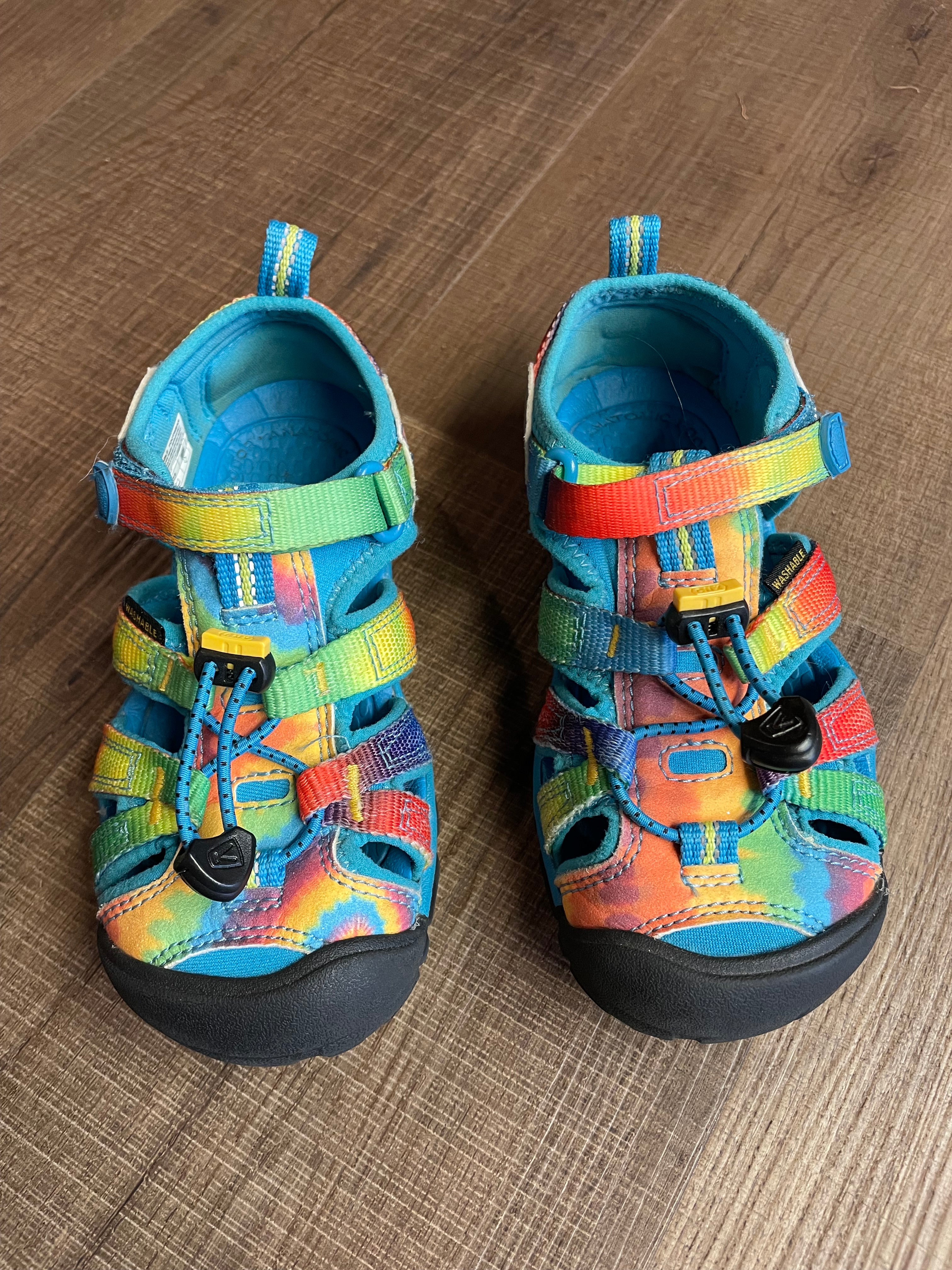 KEEN Toddlers' Seacamp II CNX in the Vivid Blue/Original Tie Dye (11Y) - BinxBerry Consignment