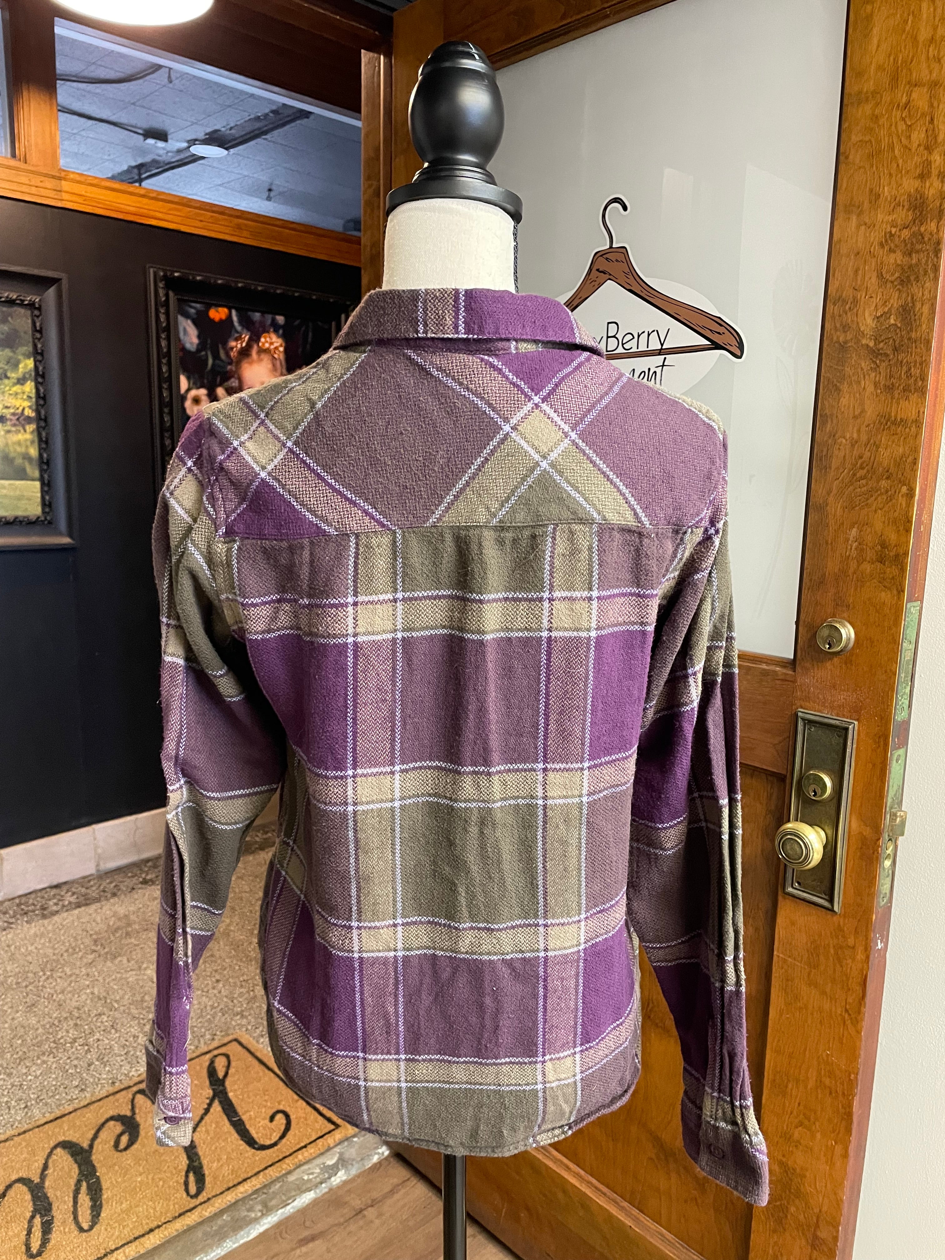 Columbia Plaid Button Down (M)