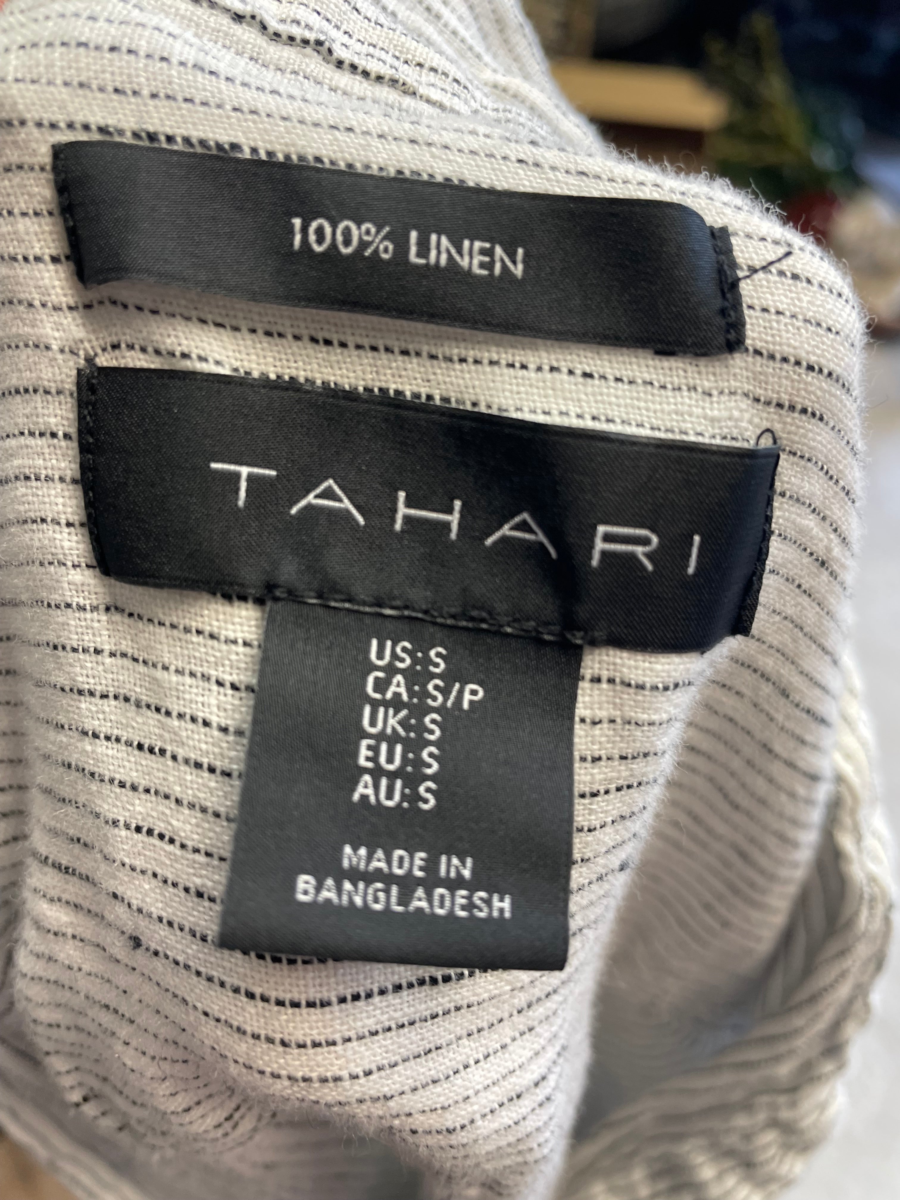 Tahari V-Neck 100% Linen Women's Button Down Blouse (S)