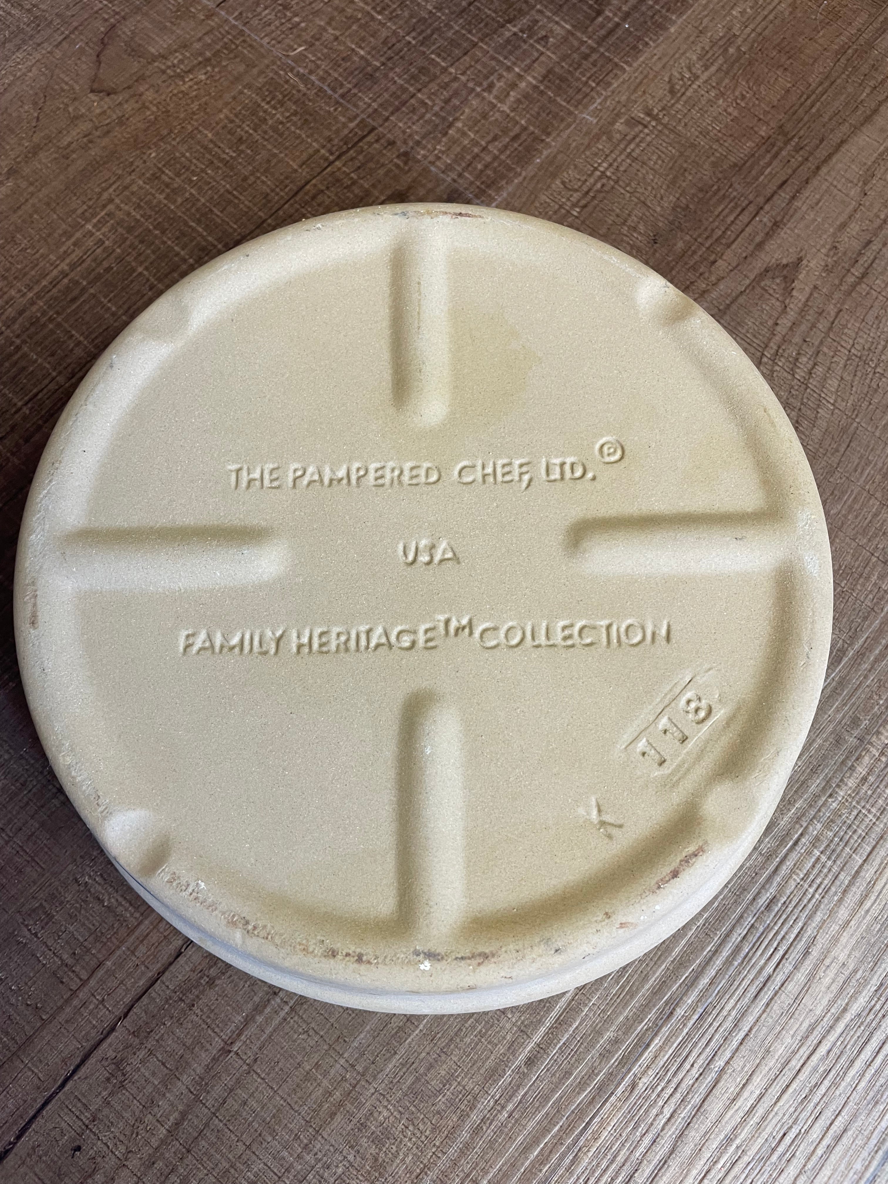 Pampered Chef Family Heritage 8" Round Deep Dish Baking Stone K118