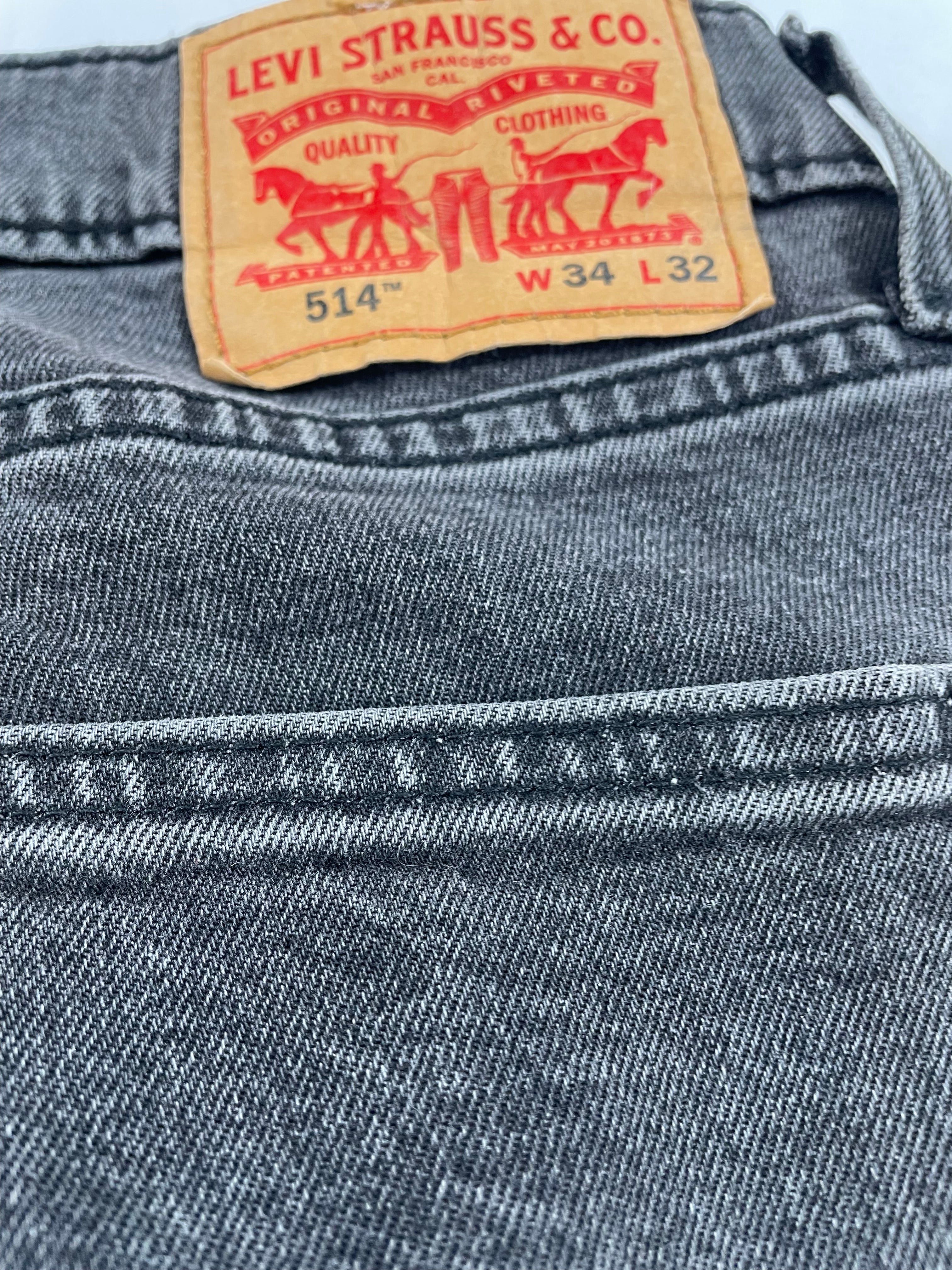Levi Strauss Men's 514 in Black Wash Jeans (34x32)