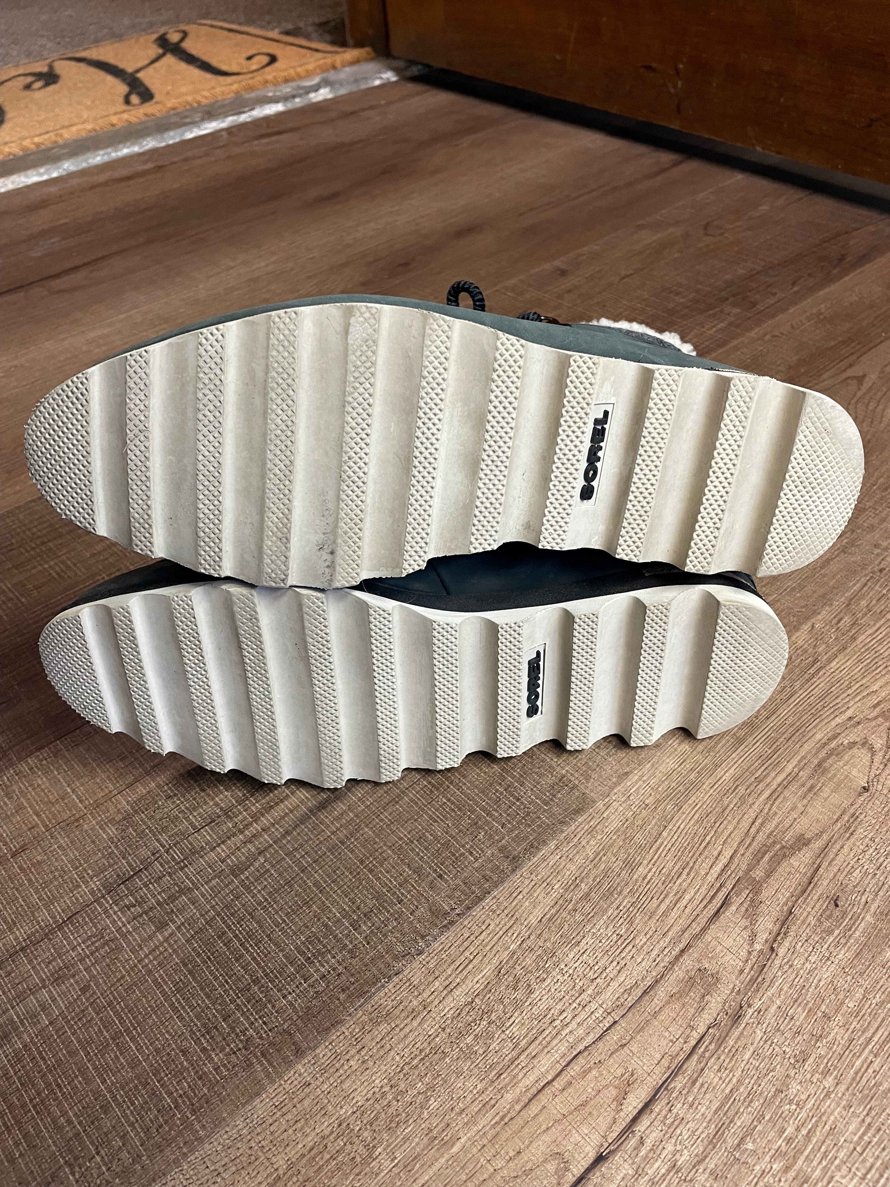 Sorel Sneakchic Alpine Holiday Boot (10)