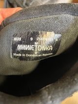 Minnetonka Women's 3 Layer Suede Fringe Boots (9) - BinxBerry Consignment