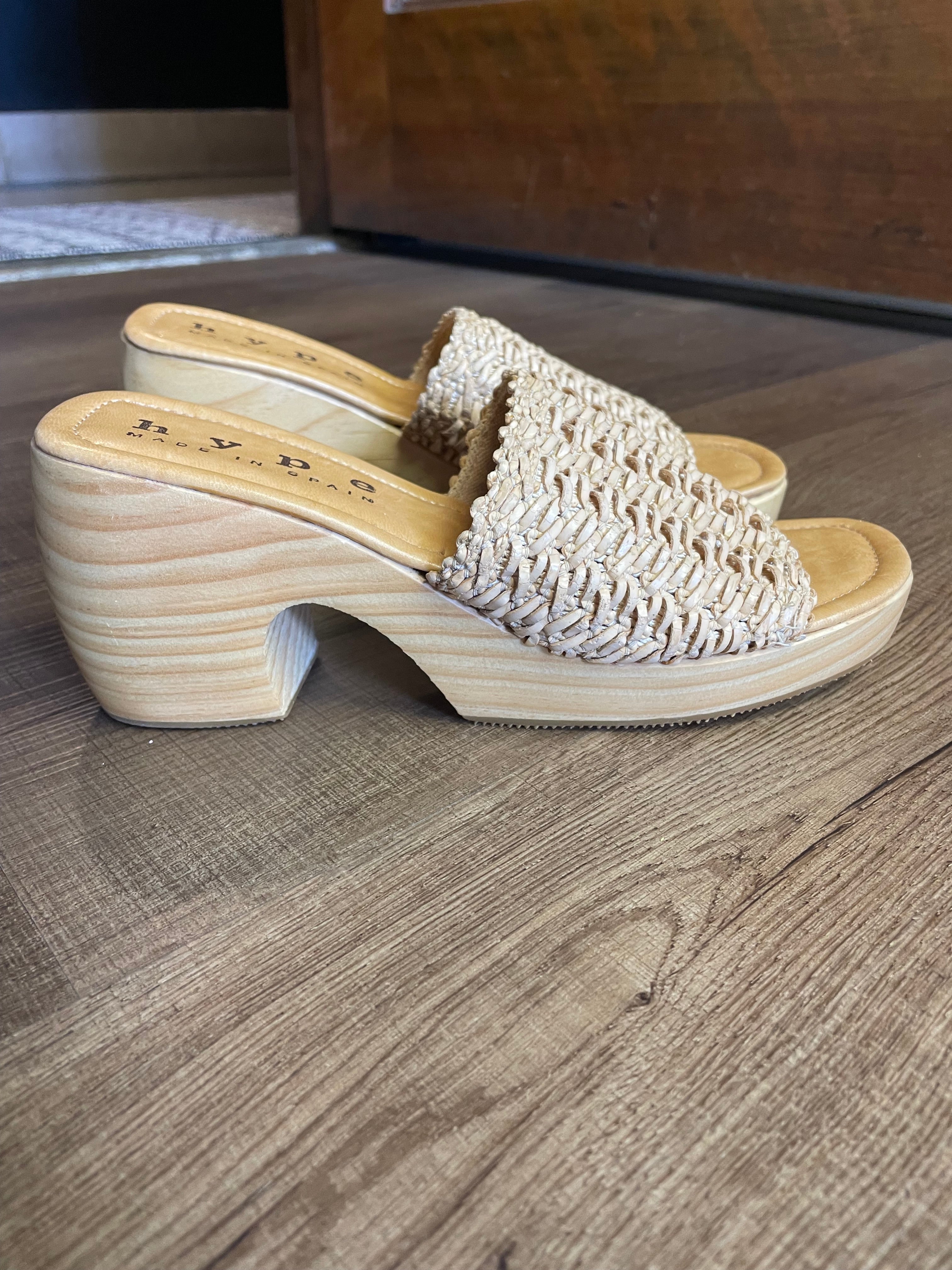 Hype Weaved Leather Strap Sandal (6.5)