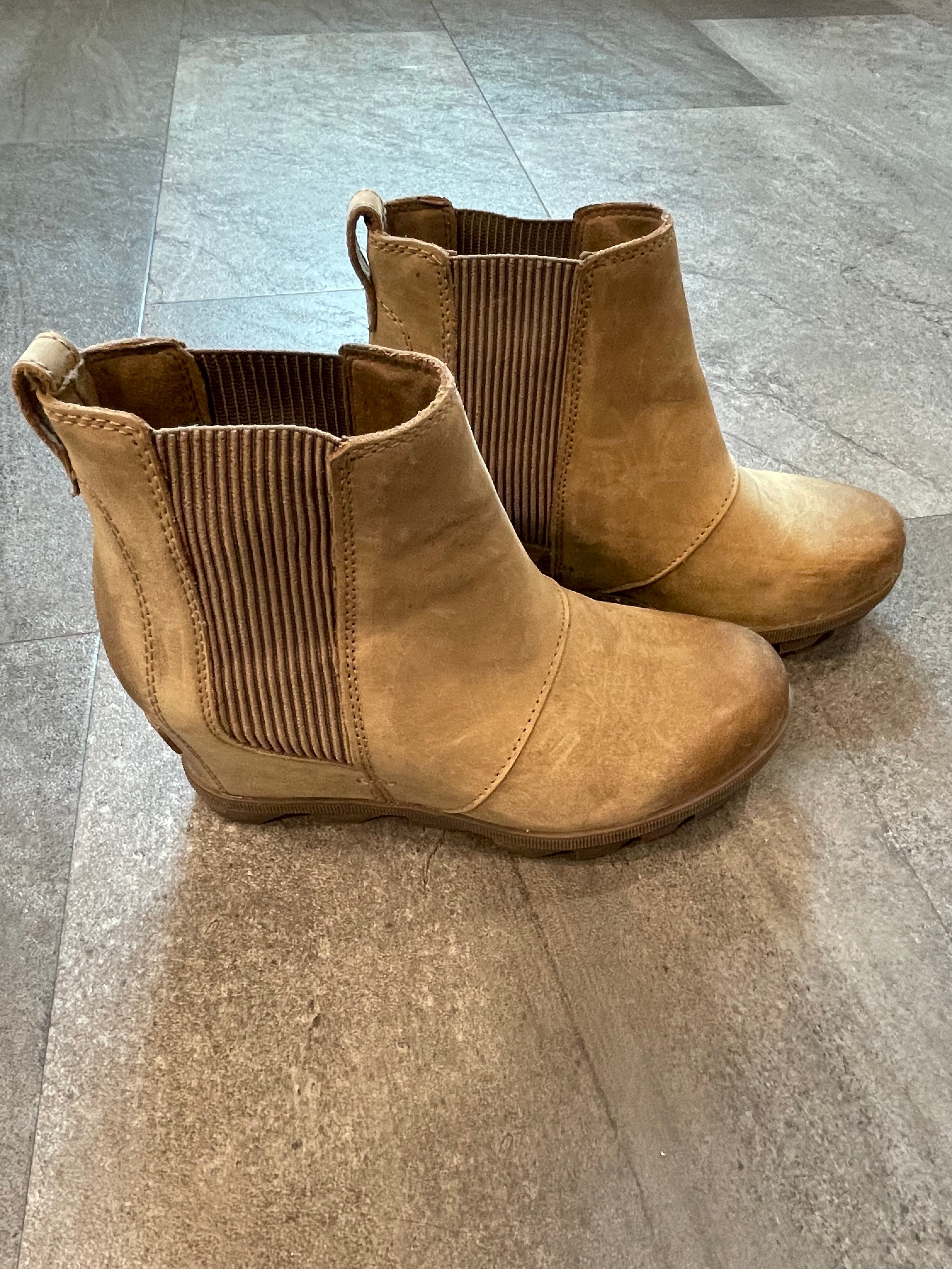Sorel Joan Of Arctic II Wedge Chelsea Boot (6.5)