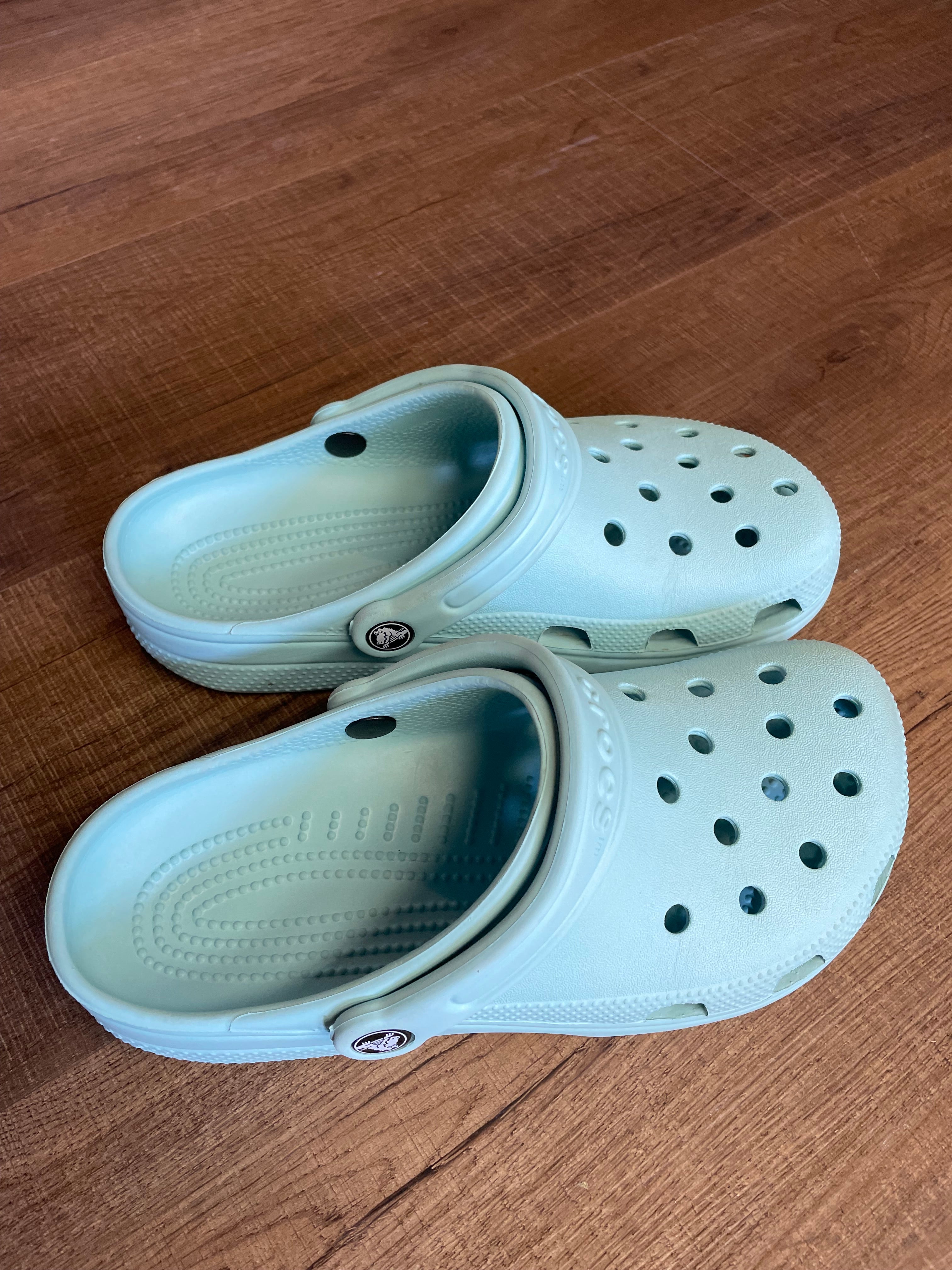 Classic Women's Crocs in Seafoam (6) - BinxBerry Consignment