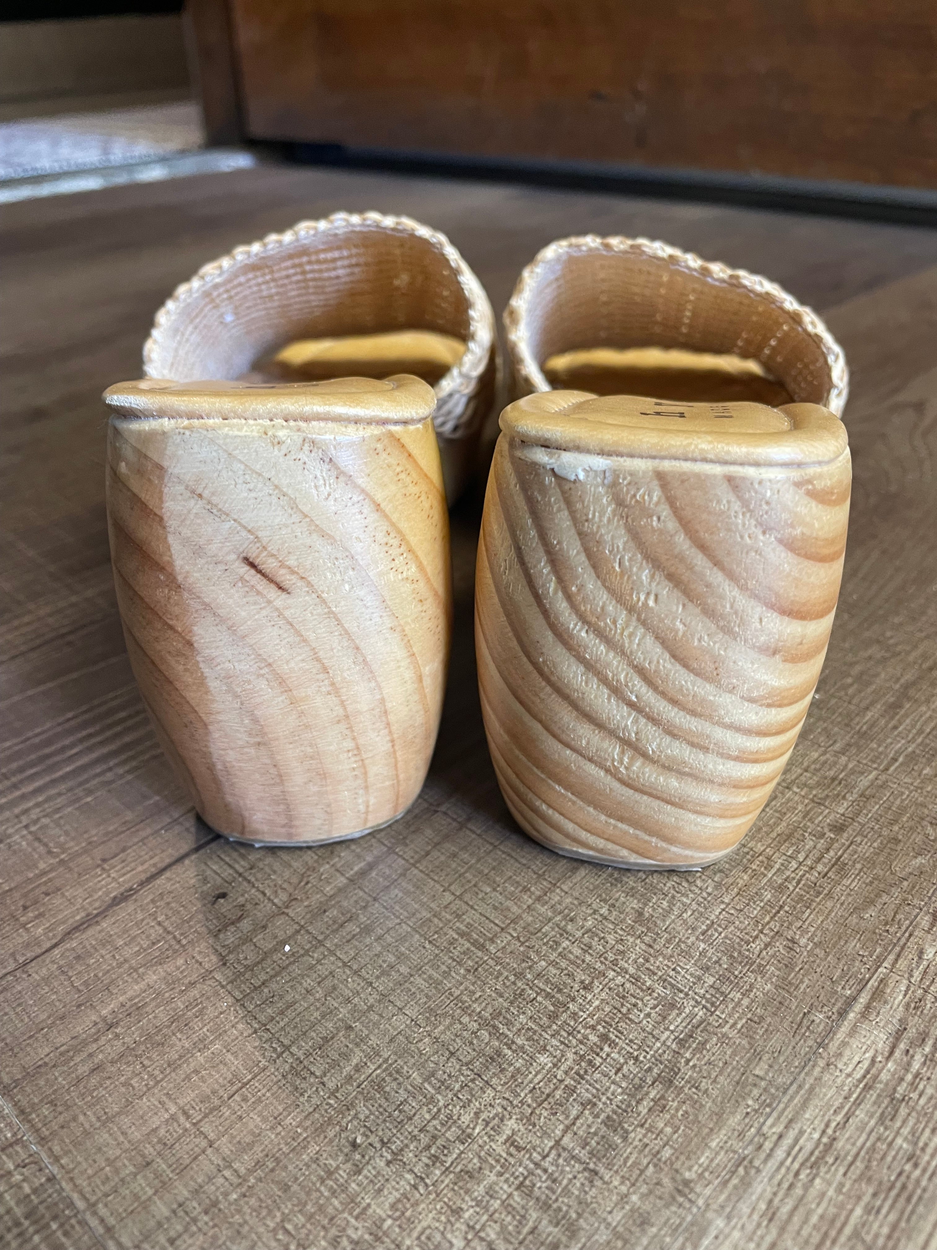 Hype Weaved Leather Strap Sandal (6.5)