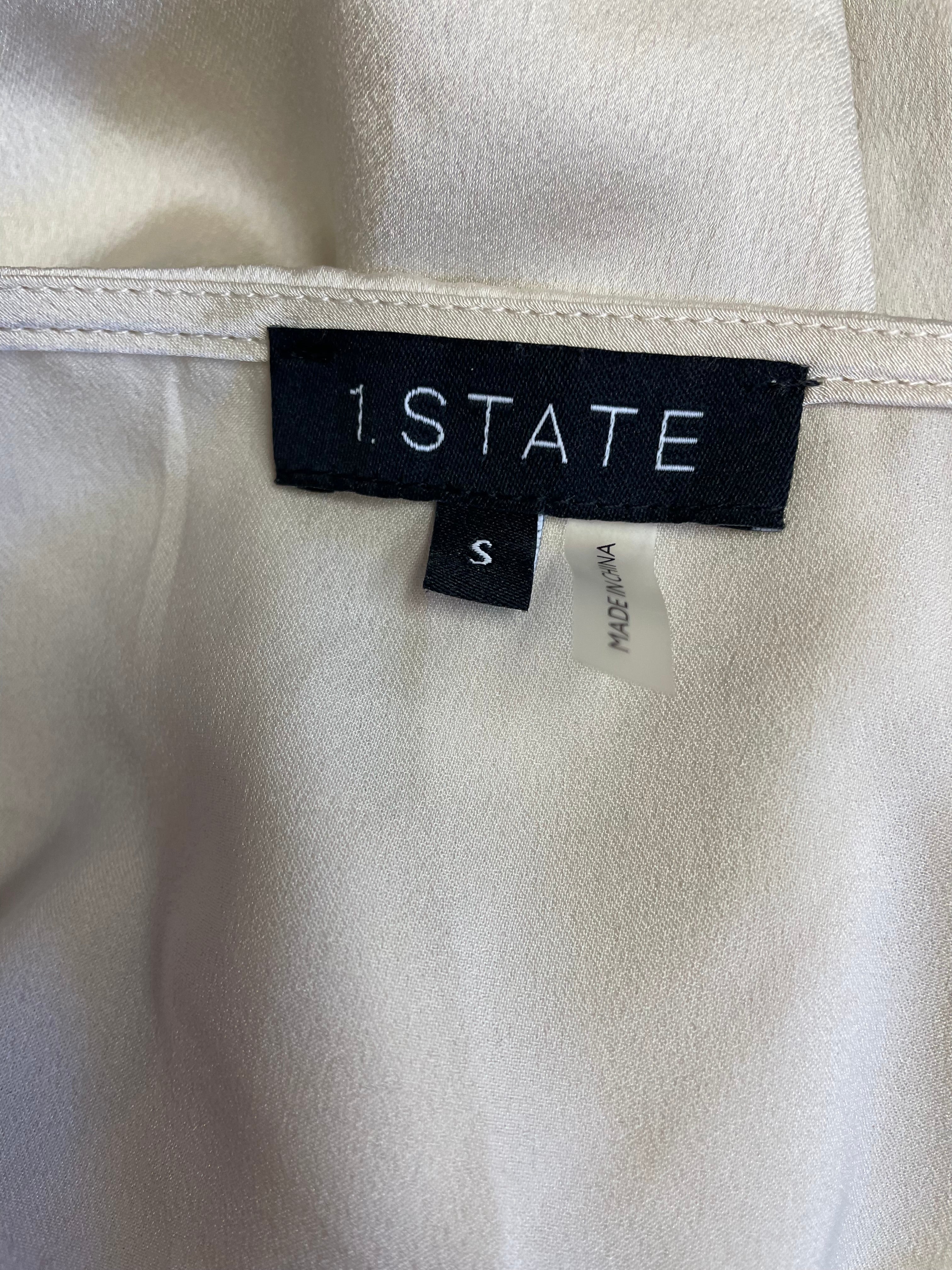 1. State NWT Romantic Blooms Top in Tapioca (S) - BinxBerry Consignment