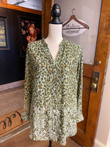 Belle by Kim Gravel Women's Camo Leopard Blouse (S)