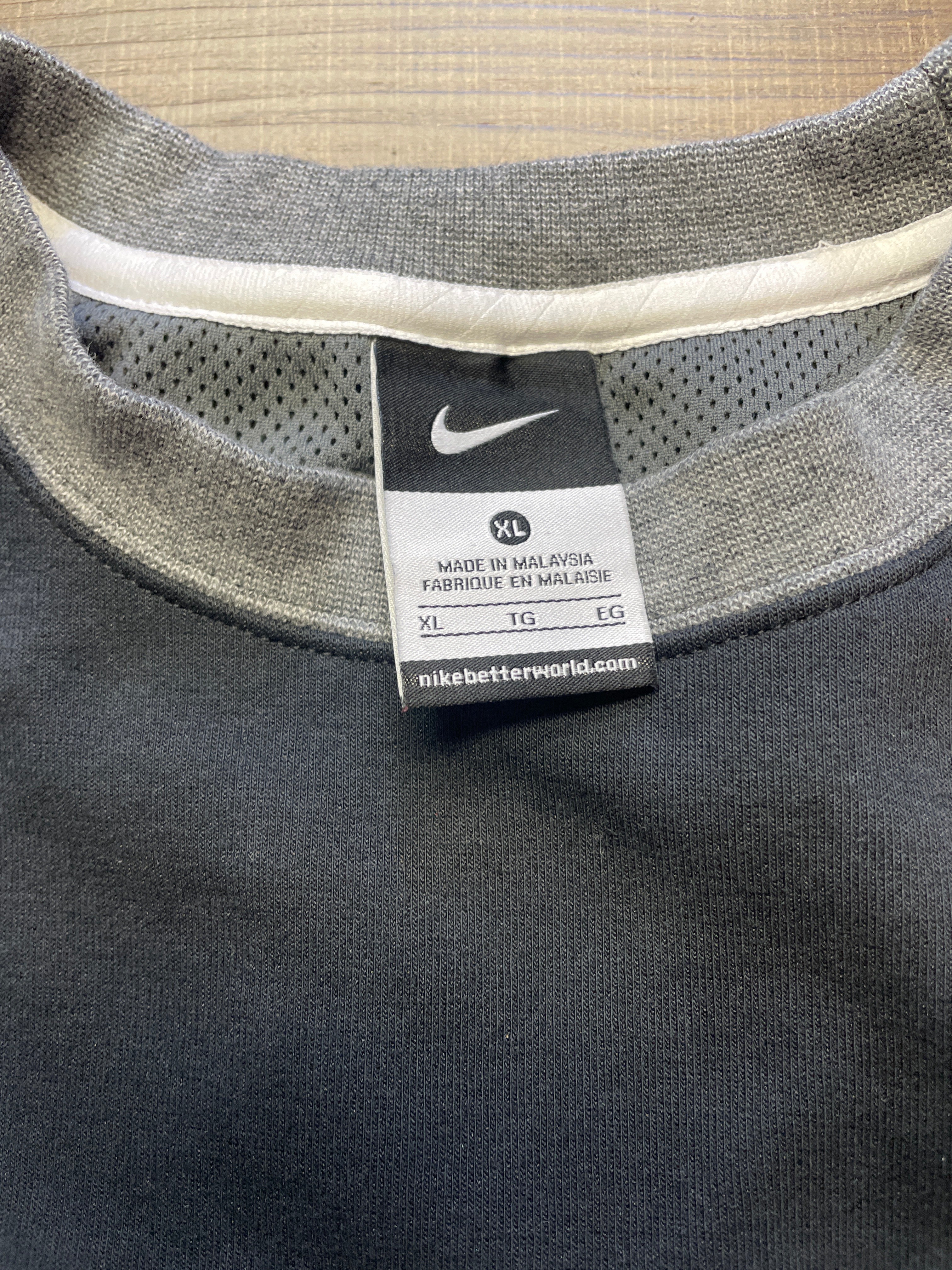 Nike Men's Iowa Hawkeye Sweatshirt (XL)