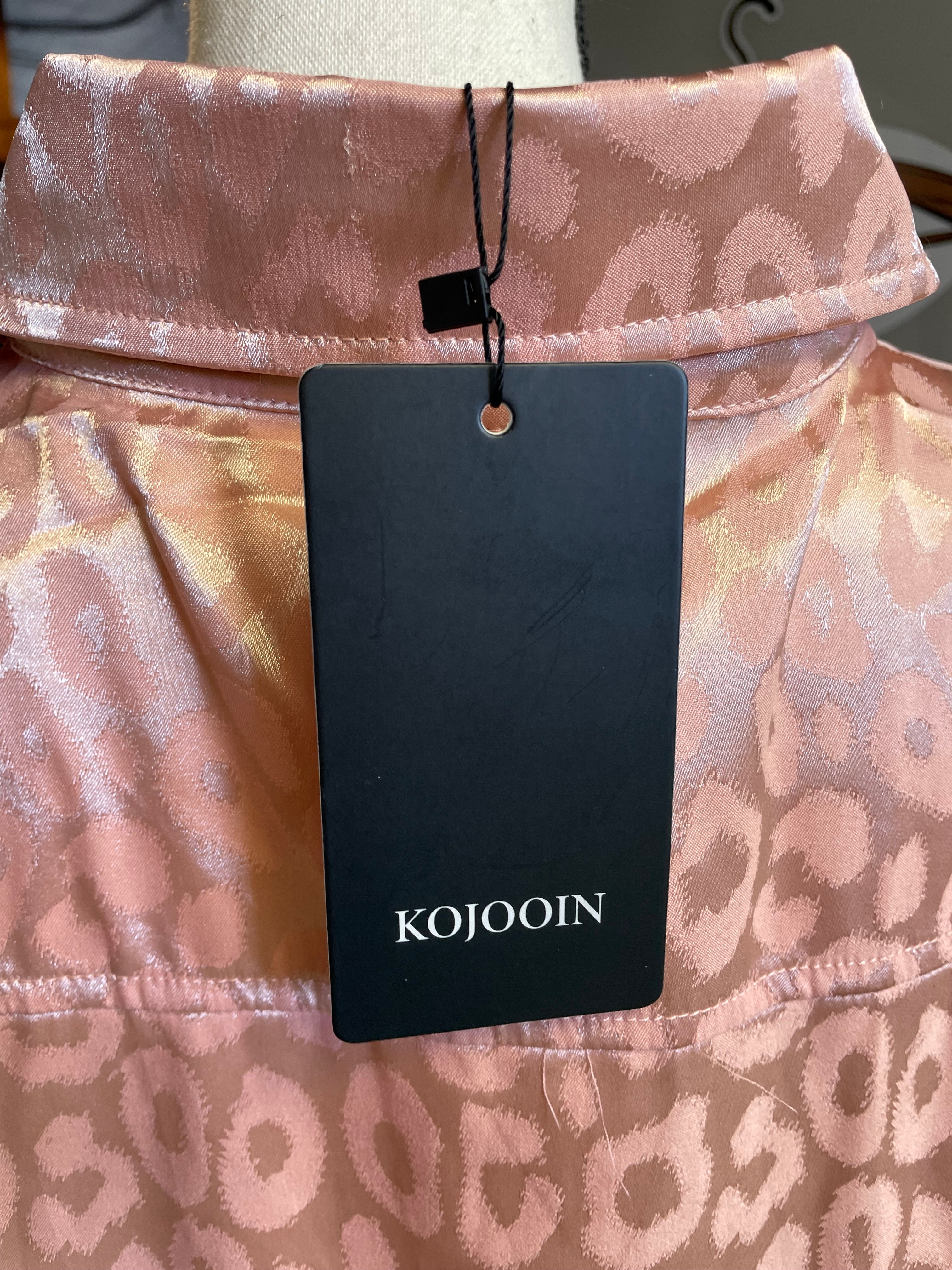 Kojooin Women's Leopard Embossed Pink Blouse (L)
