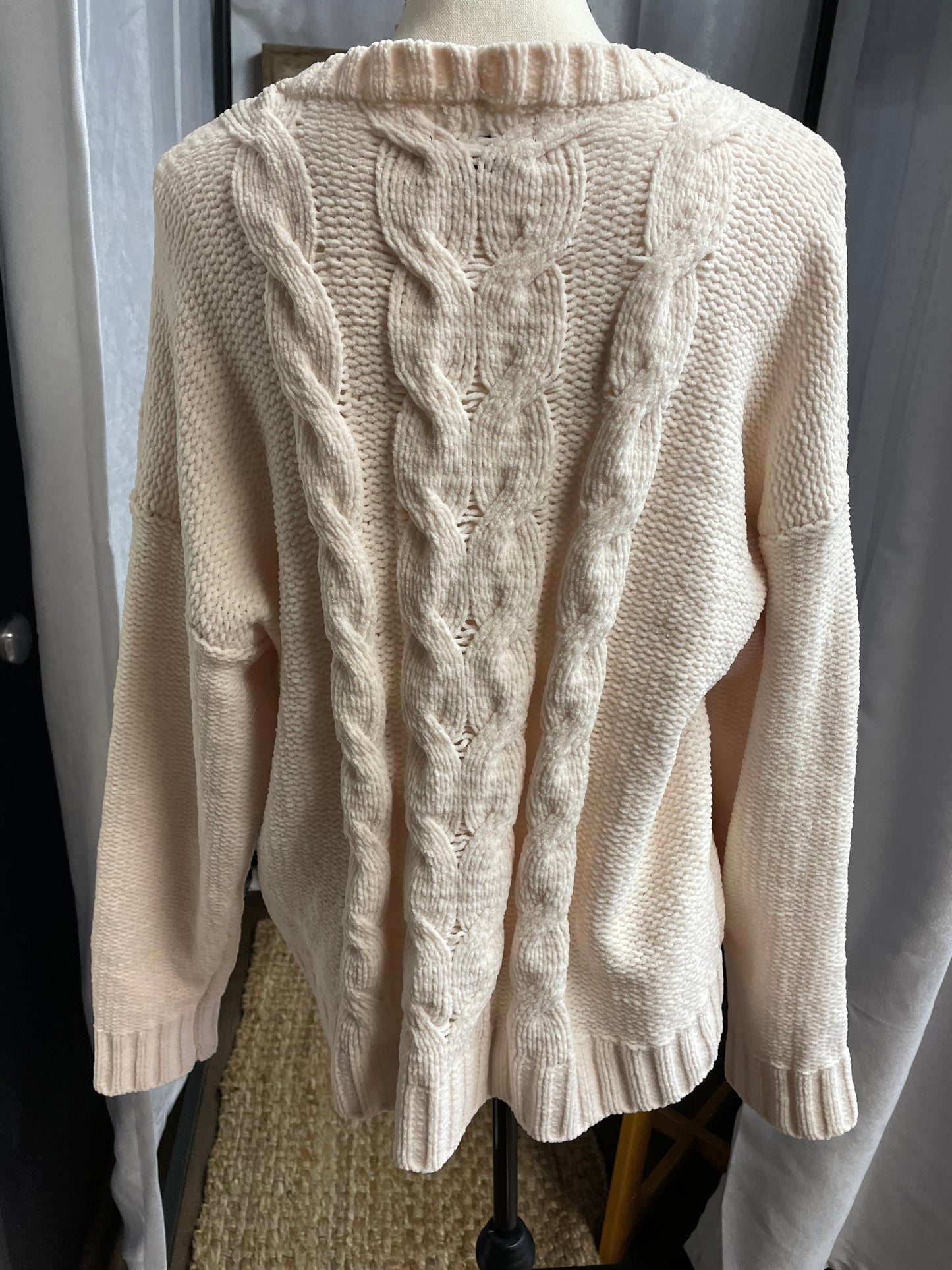 American Eagle Plush Cream Sweater (XL)