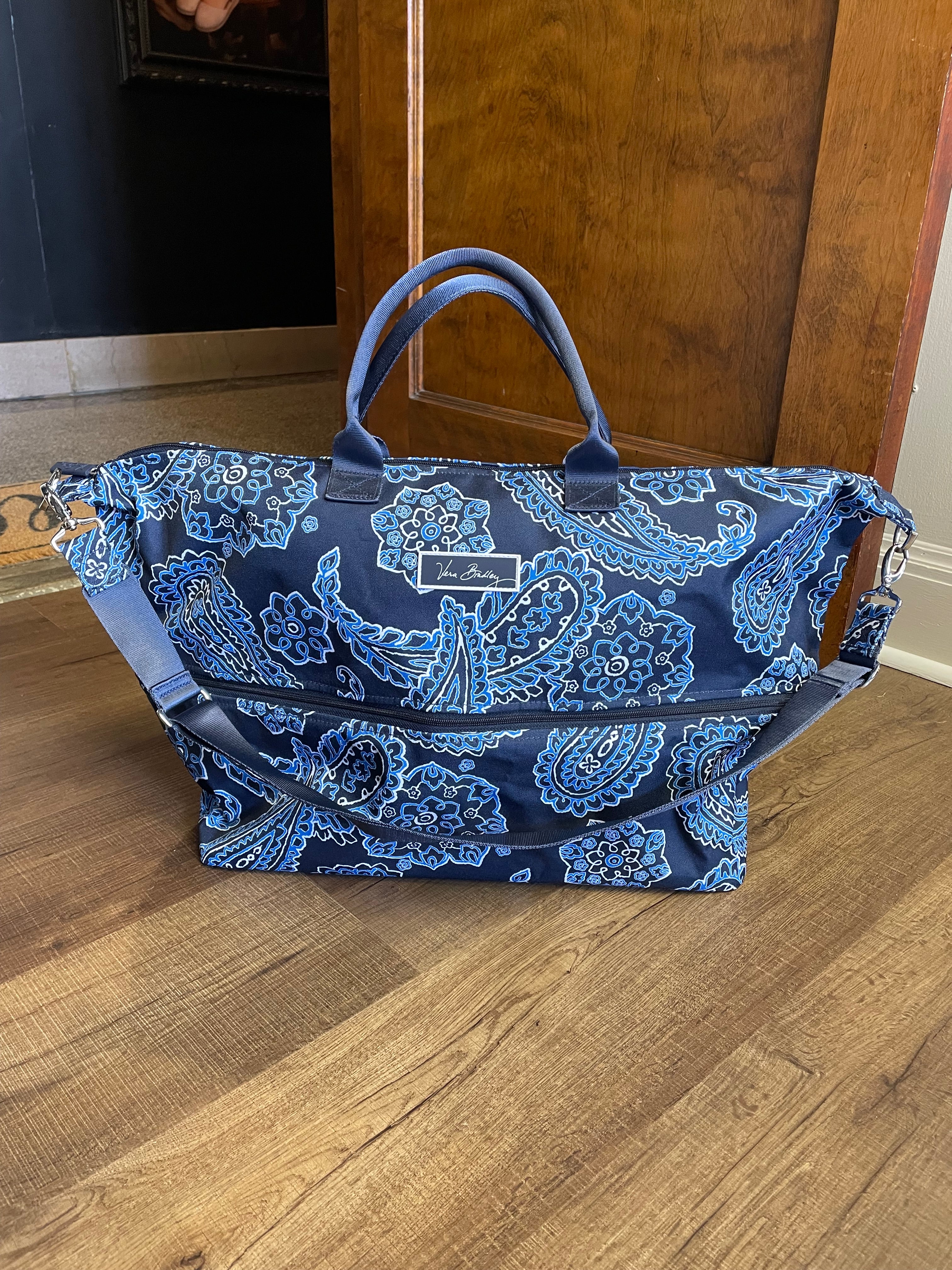 Vera Bradley Lighten Up Expandable Blue Bandana Travel Bag