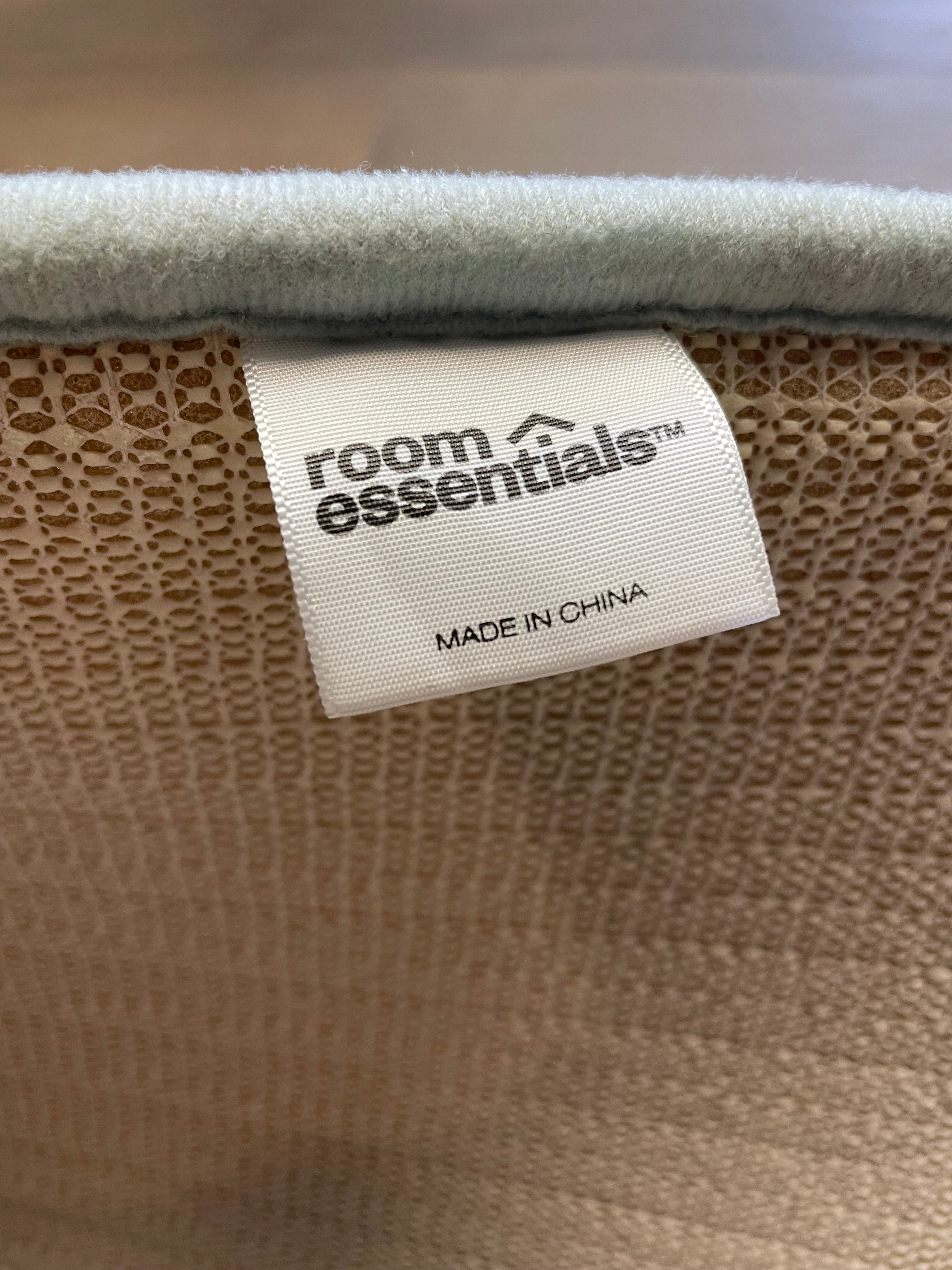 Room Essentials Memory Foam 17x24 Bath Mats (set of 2) - BinxBerry Consignment