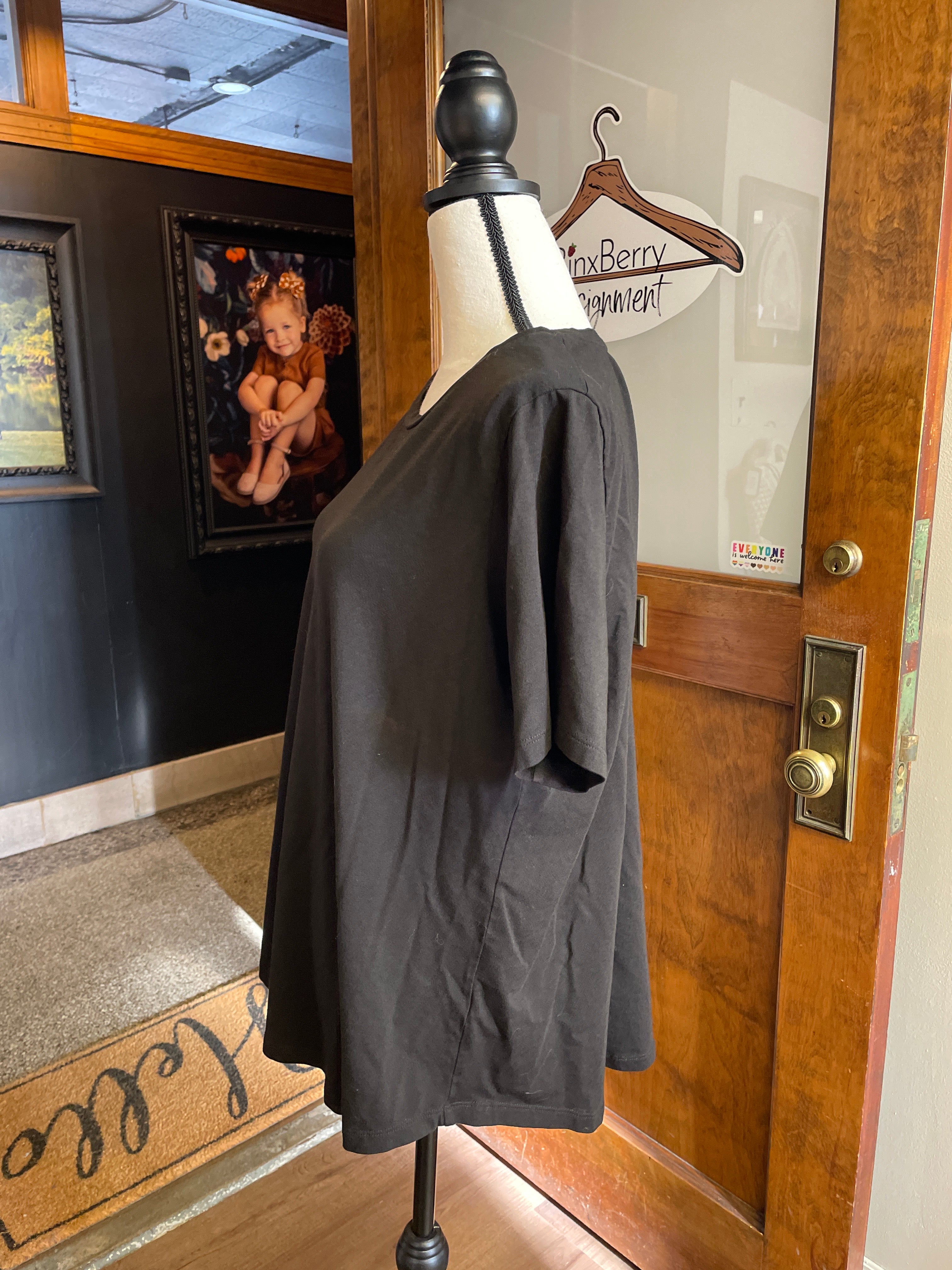 Universal Standard Women's Tee (M 18/20)