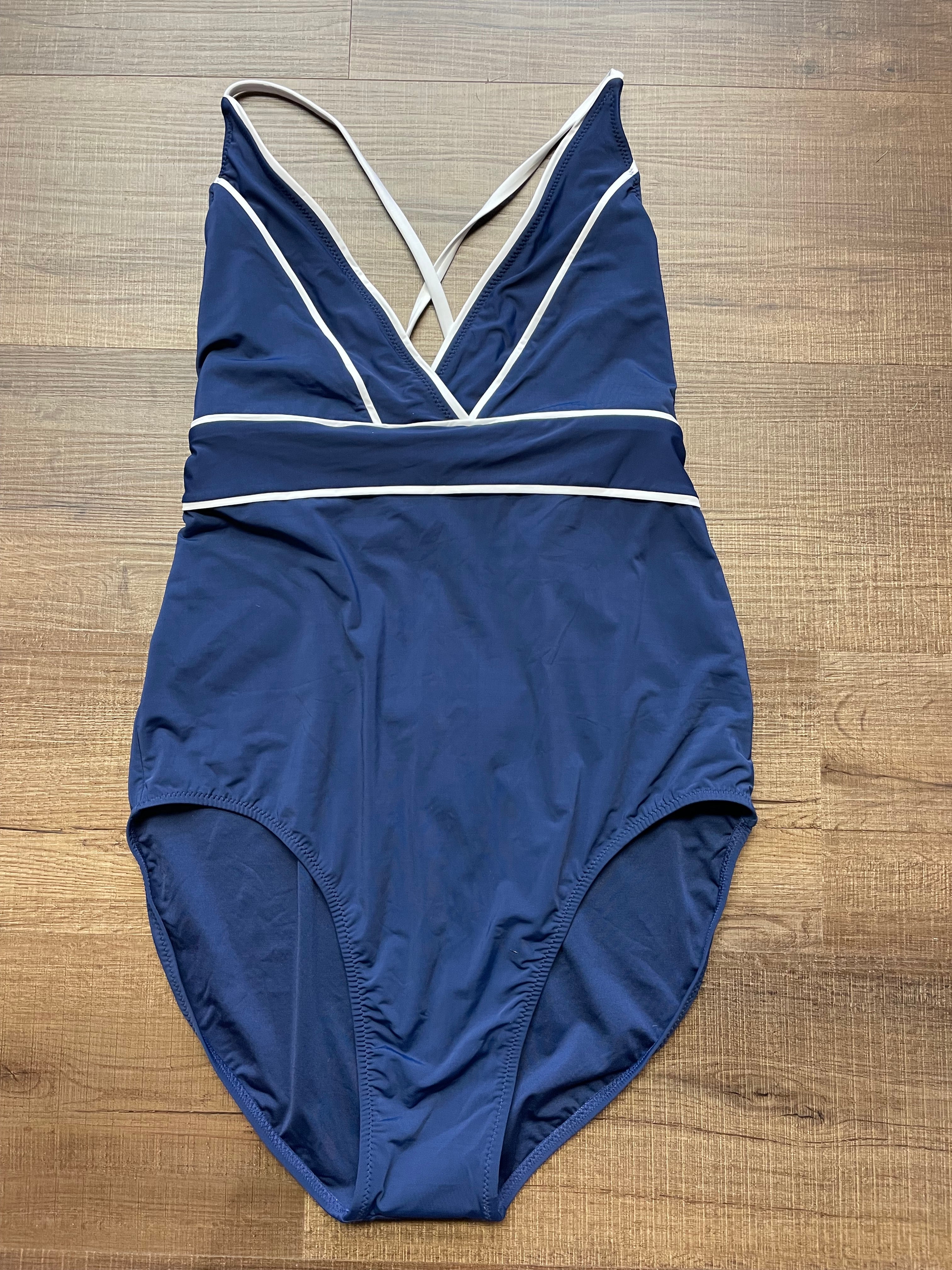 Vineyard Vines One Piece Swimsuit (XL)
