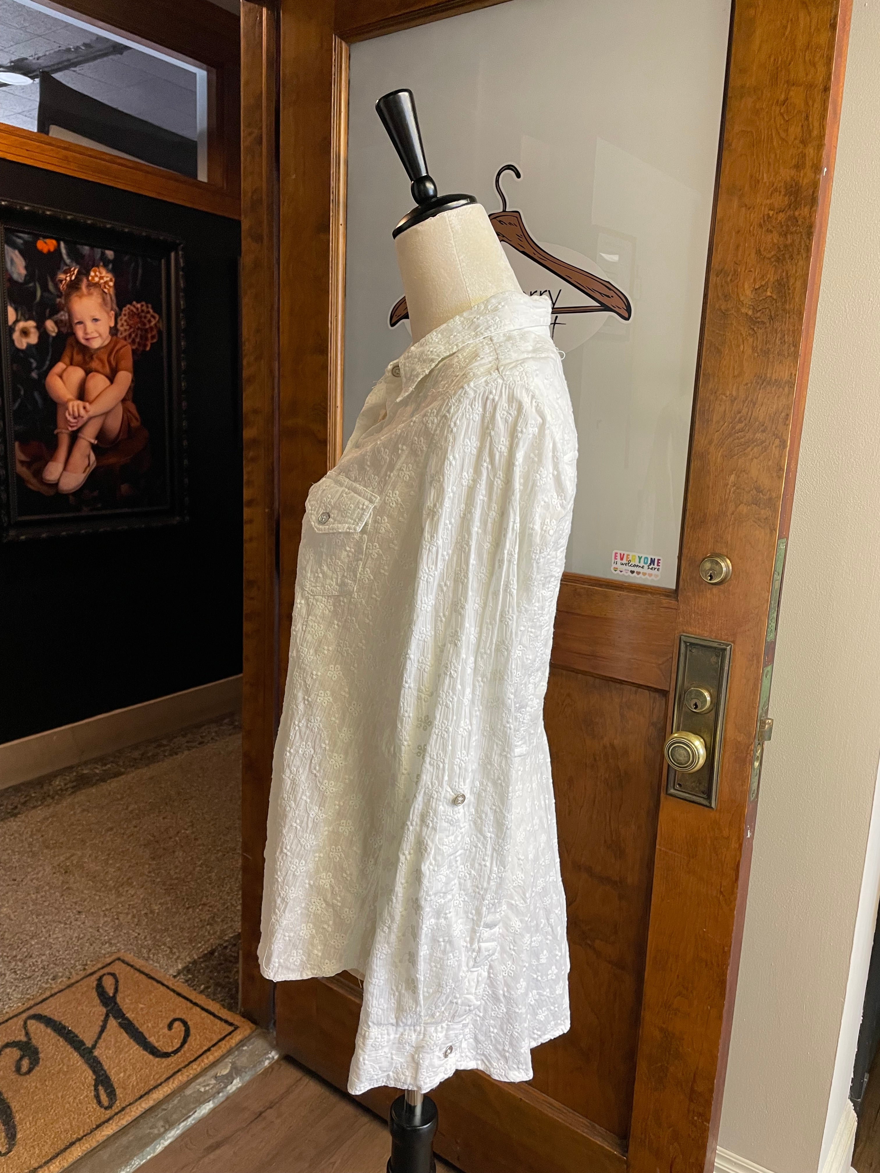 Lola P. Women's Embroidered Blouse (S) - BinxBerry Consignment