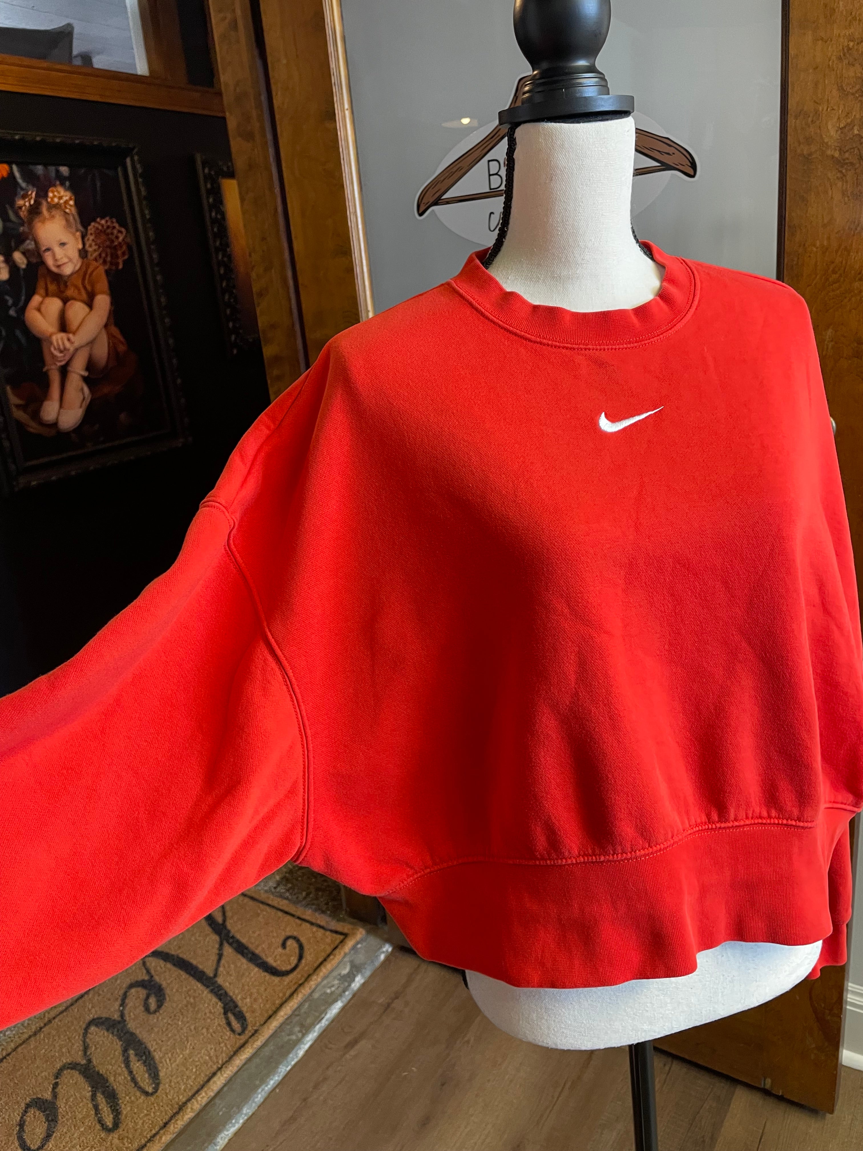 Nike Women's Cropped Off Shoulder Sweatshirt (S) - BinxBerry Consignment