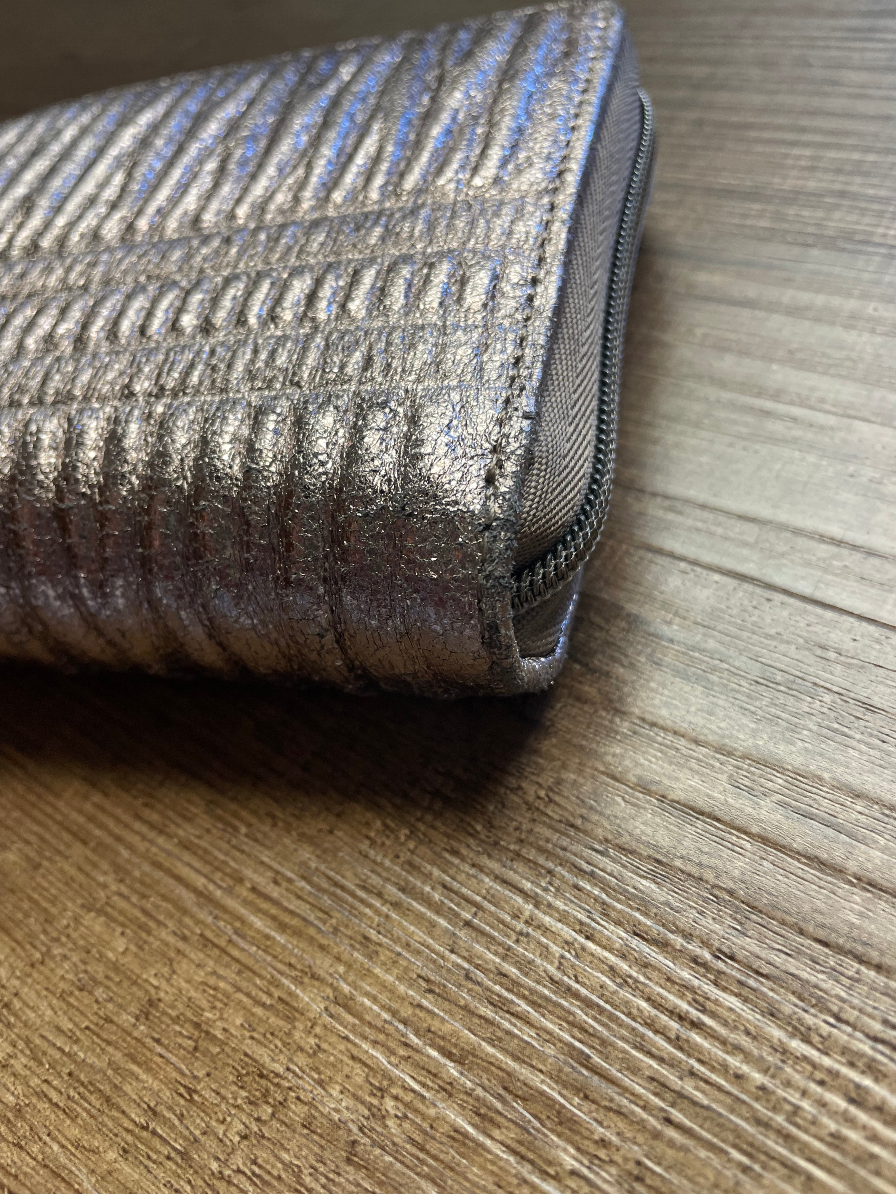 Stella & Dot Shimmer Wristlet